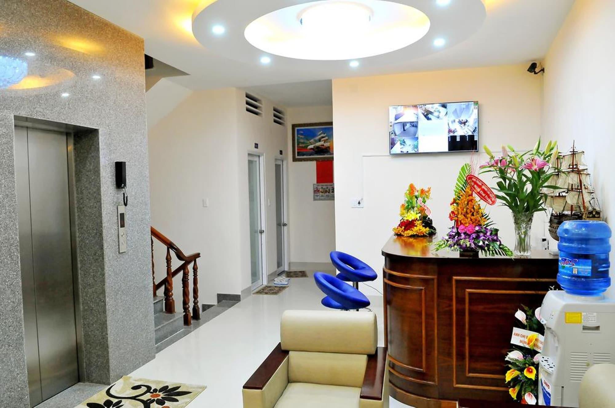 Vista Lobby Lotus Apartment Hotel