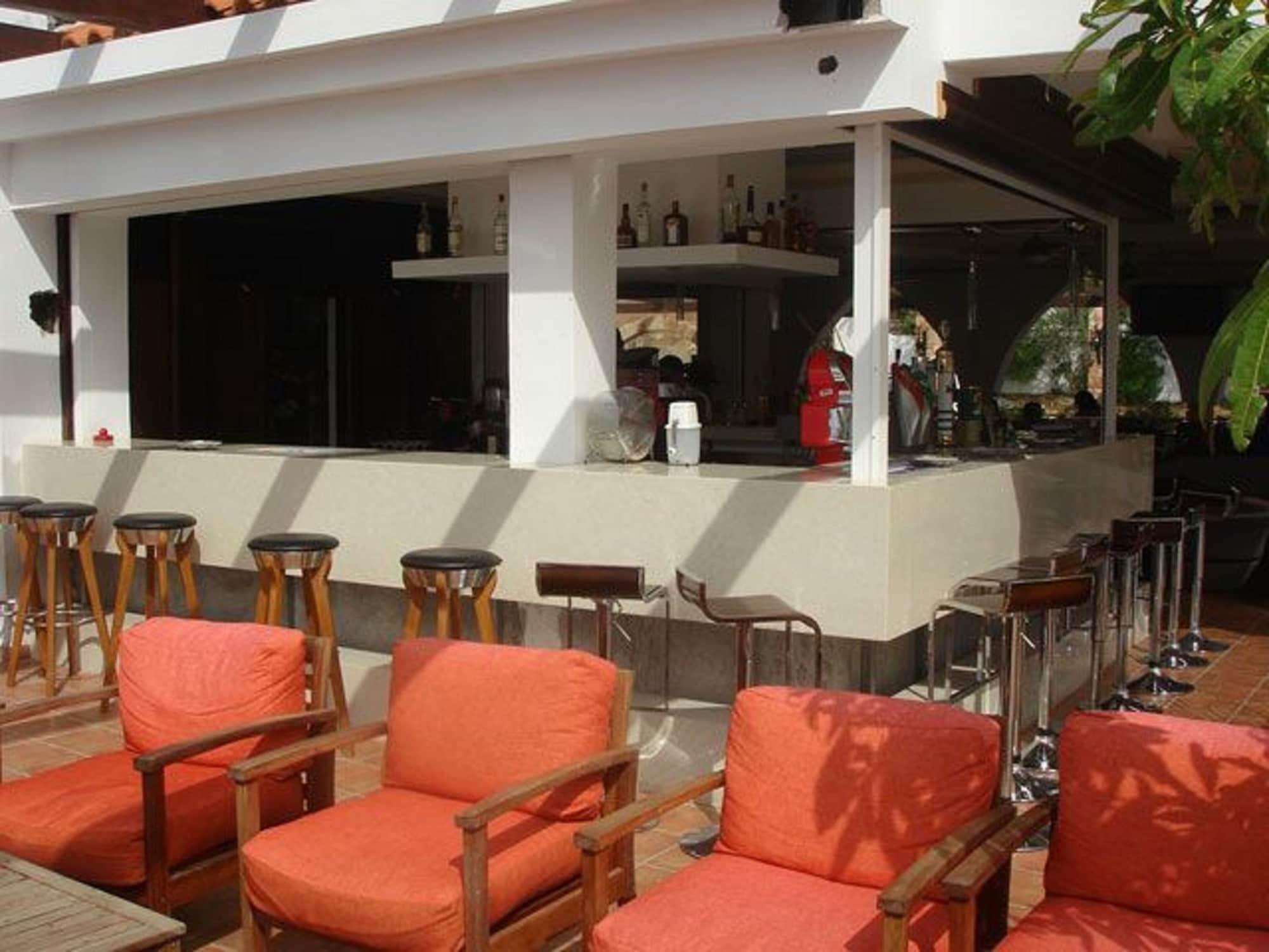 Bar/Salón Coralli Apartments