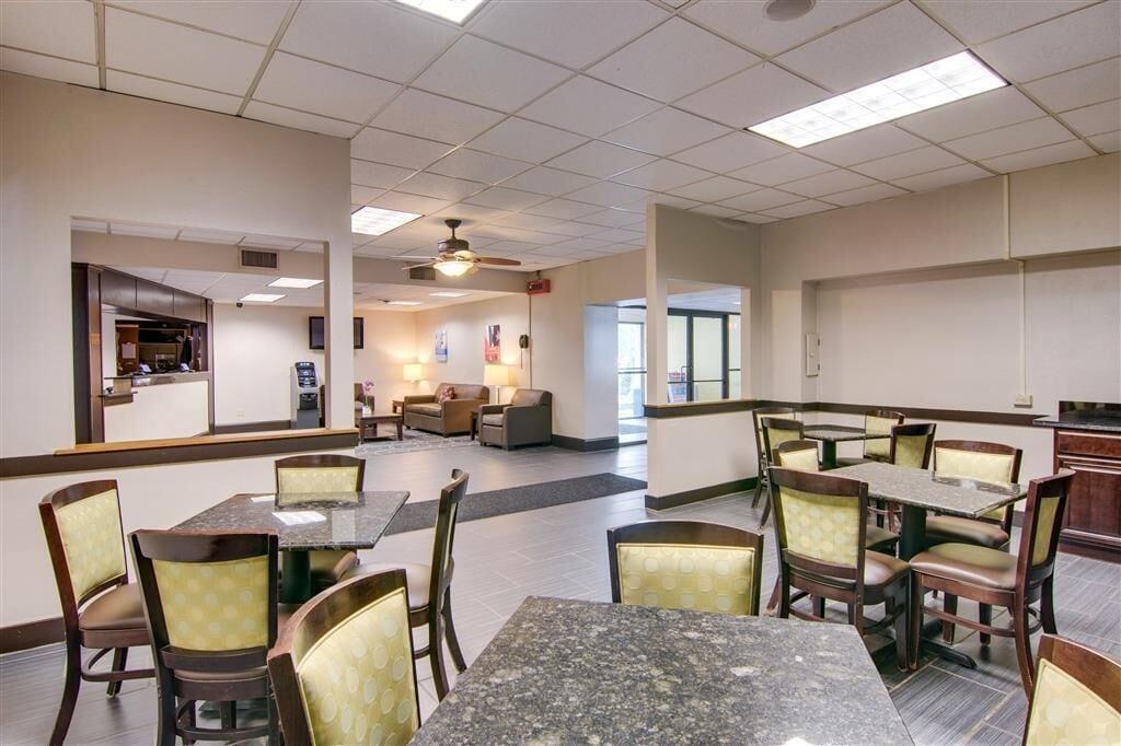 Restaurant Studio 6 Suites Clarion, PA