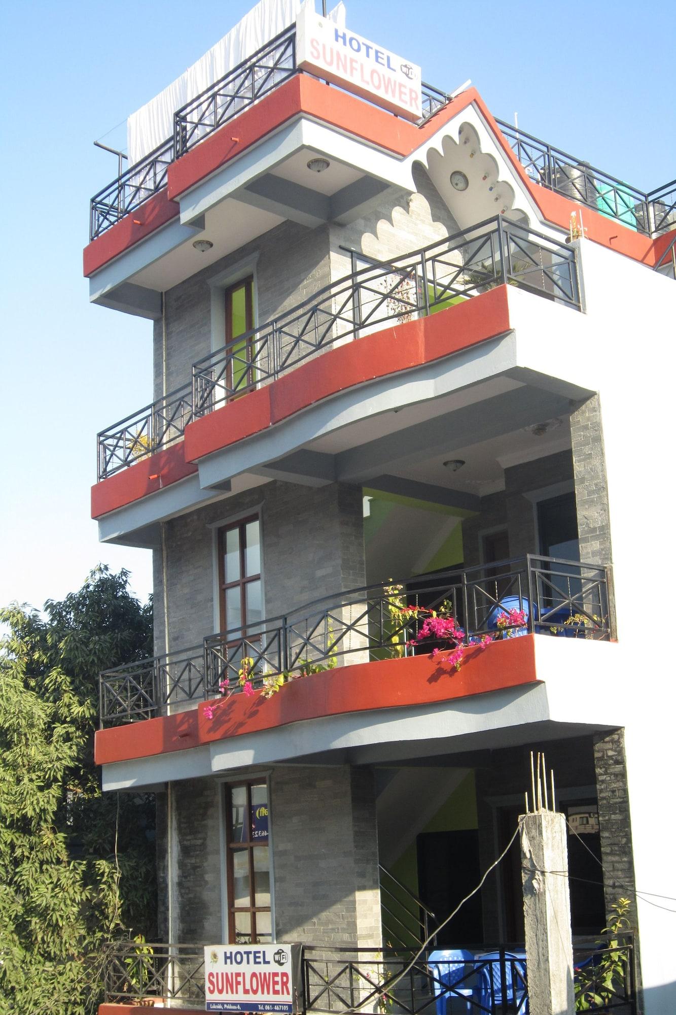 Vista Exterior Hotel Sunflower