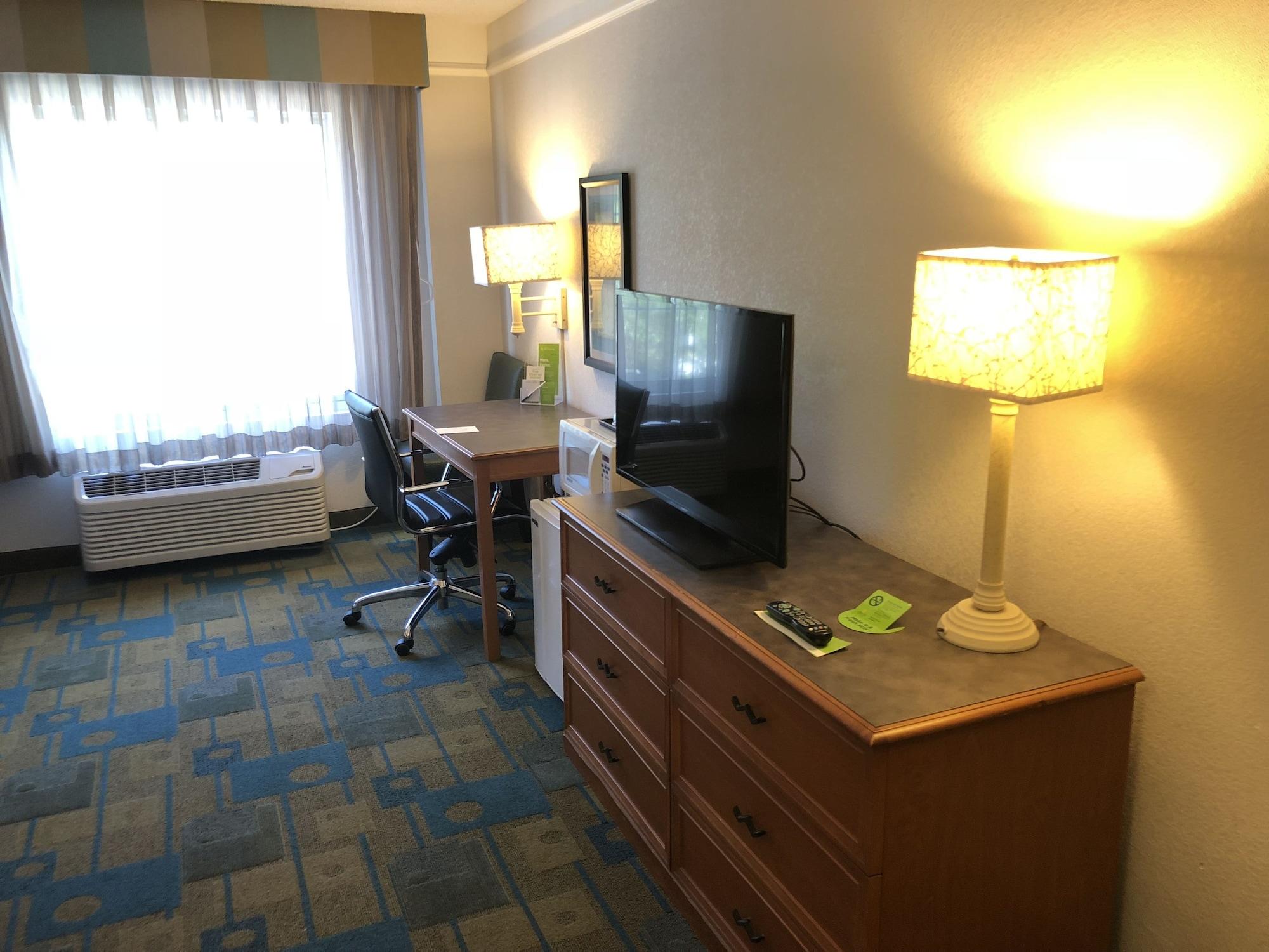Set de Habitación La Quinta Inn & Suites by Wyndham Jacksonville Butler Blvd