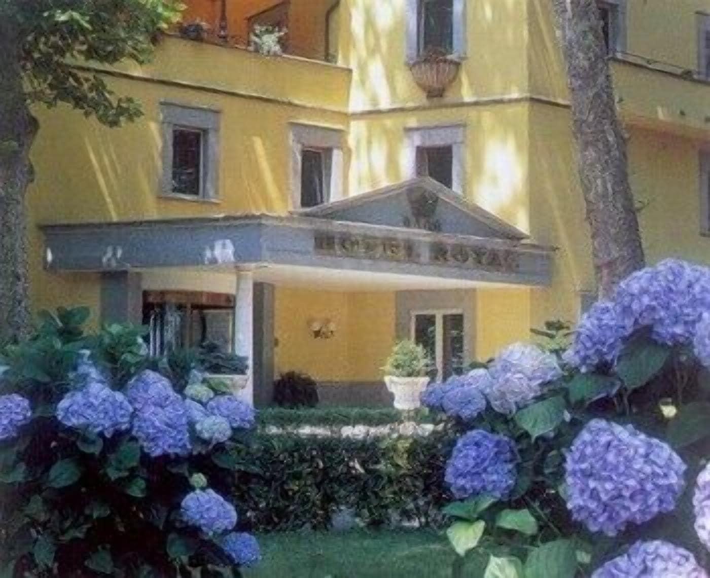 Vista Exterior Hotel Royal