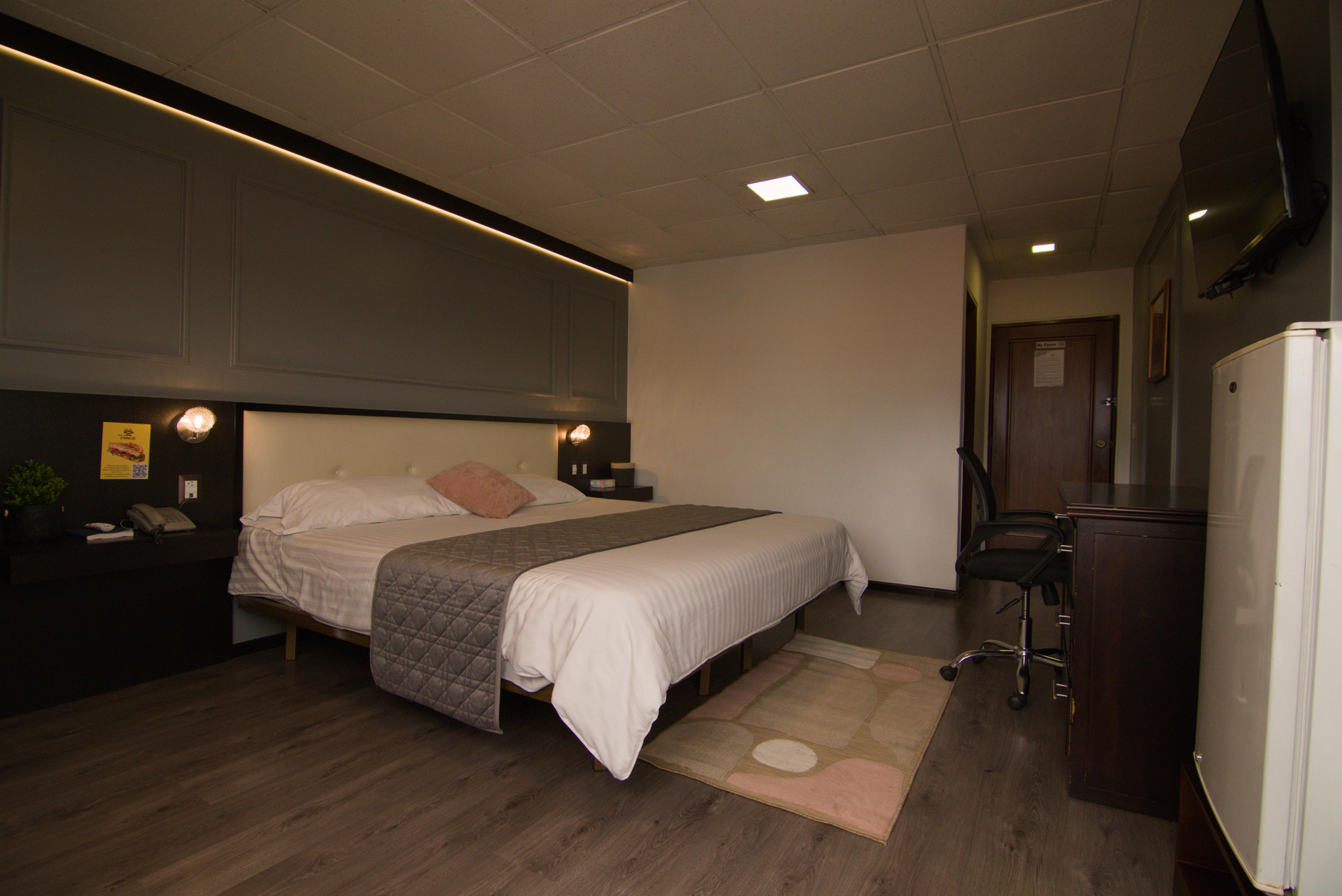 Habitación Hotel Italia Cuenca - Tranvia Centro & Aeropuerto