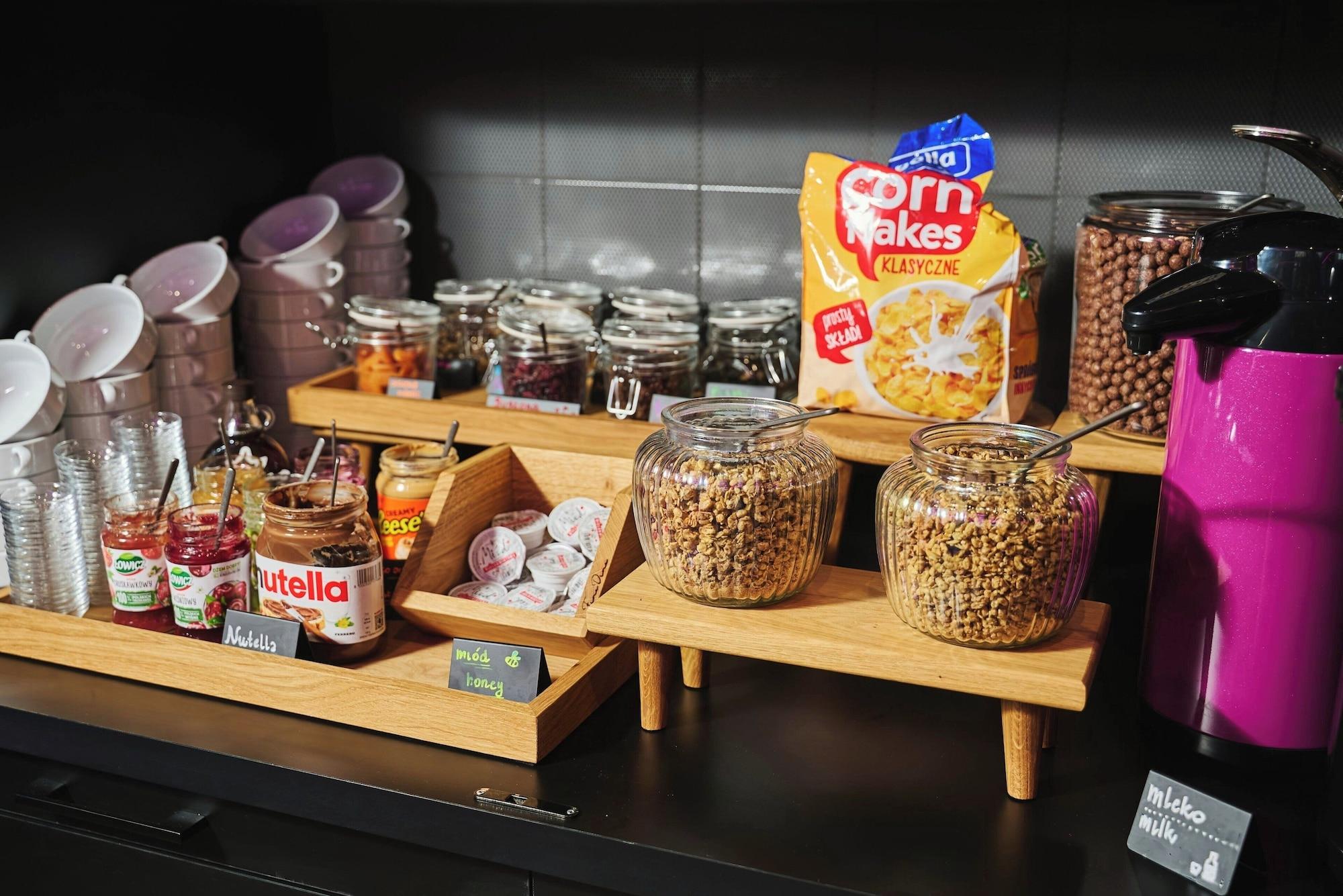 Restaurant Moxy Warsaw City