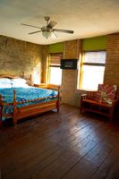 Alquiler Vacacional - 3 Bedroom 2 bath. Living space and kitchen.