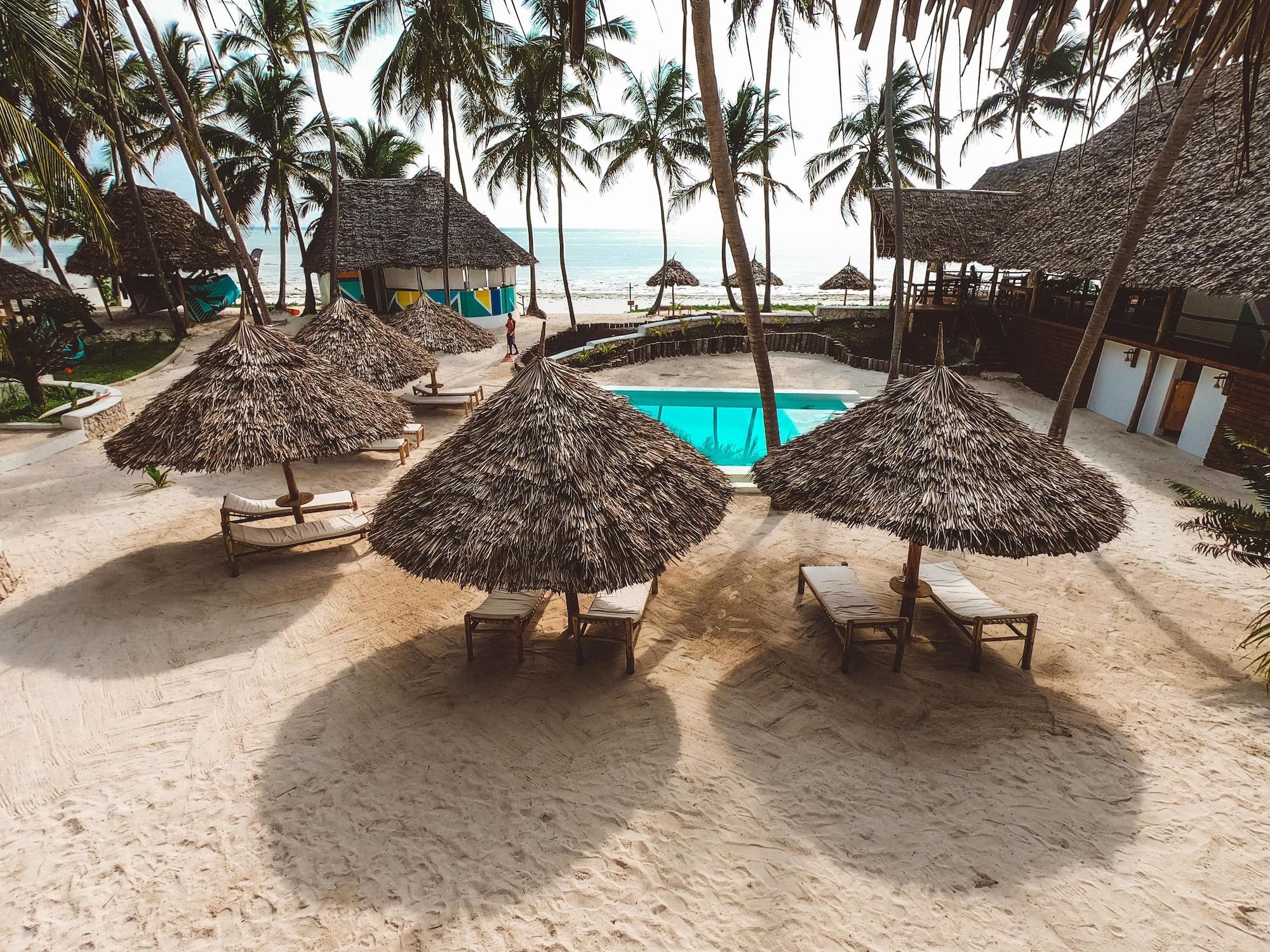 Vista Exterior Tsunami Village