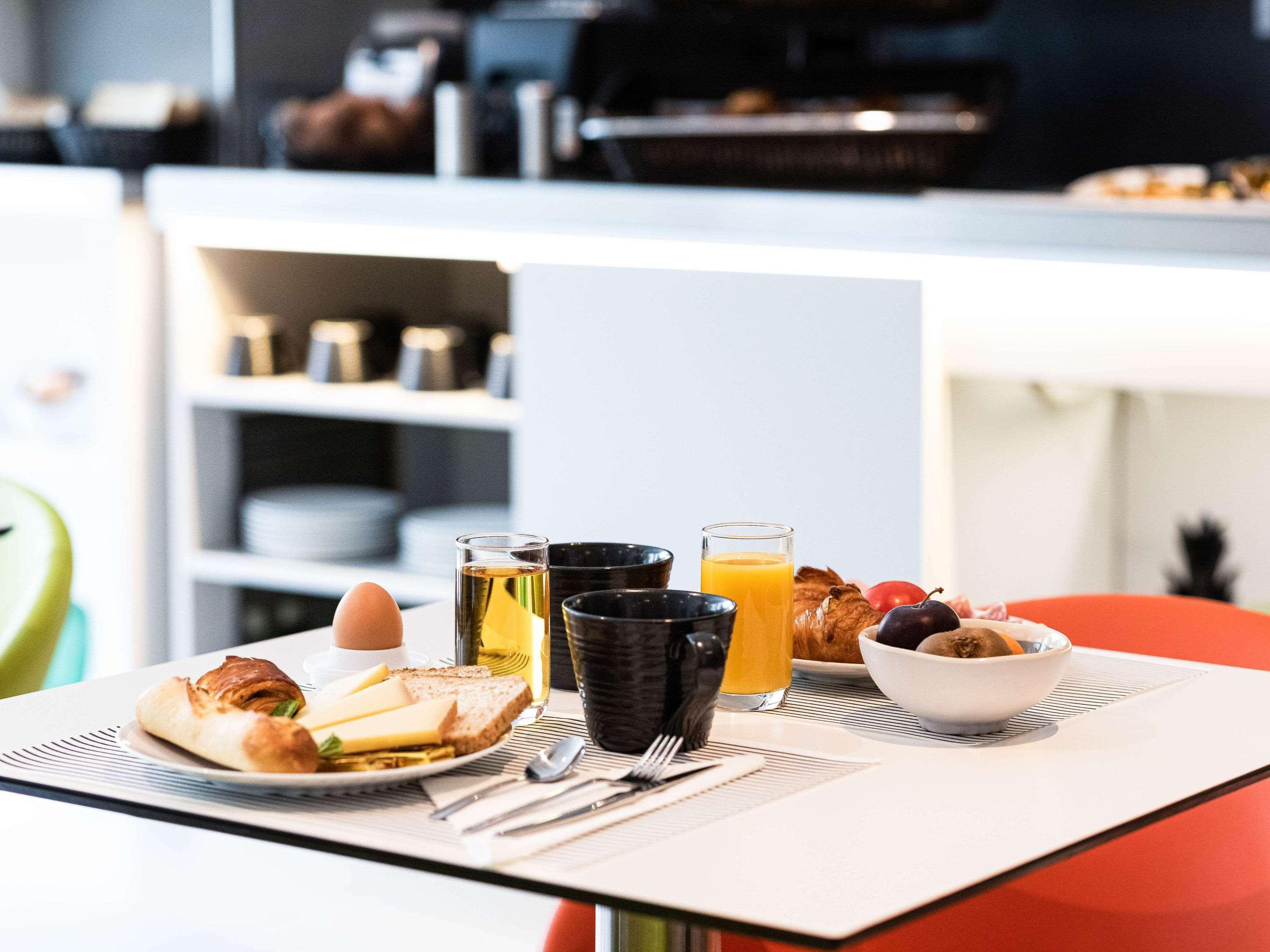 Vista Lobby ibis Styles Paris Porte d’Orléans Hotel