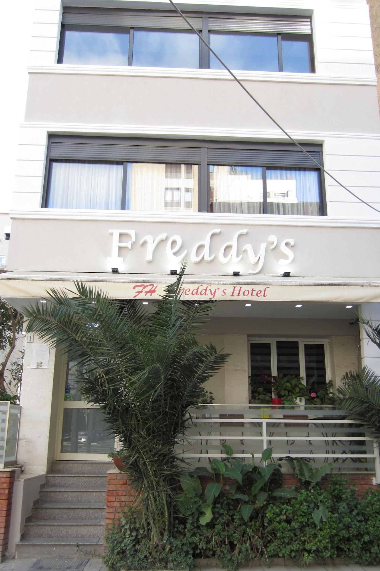 Vista Exterior Freddy's Hotel