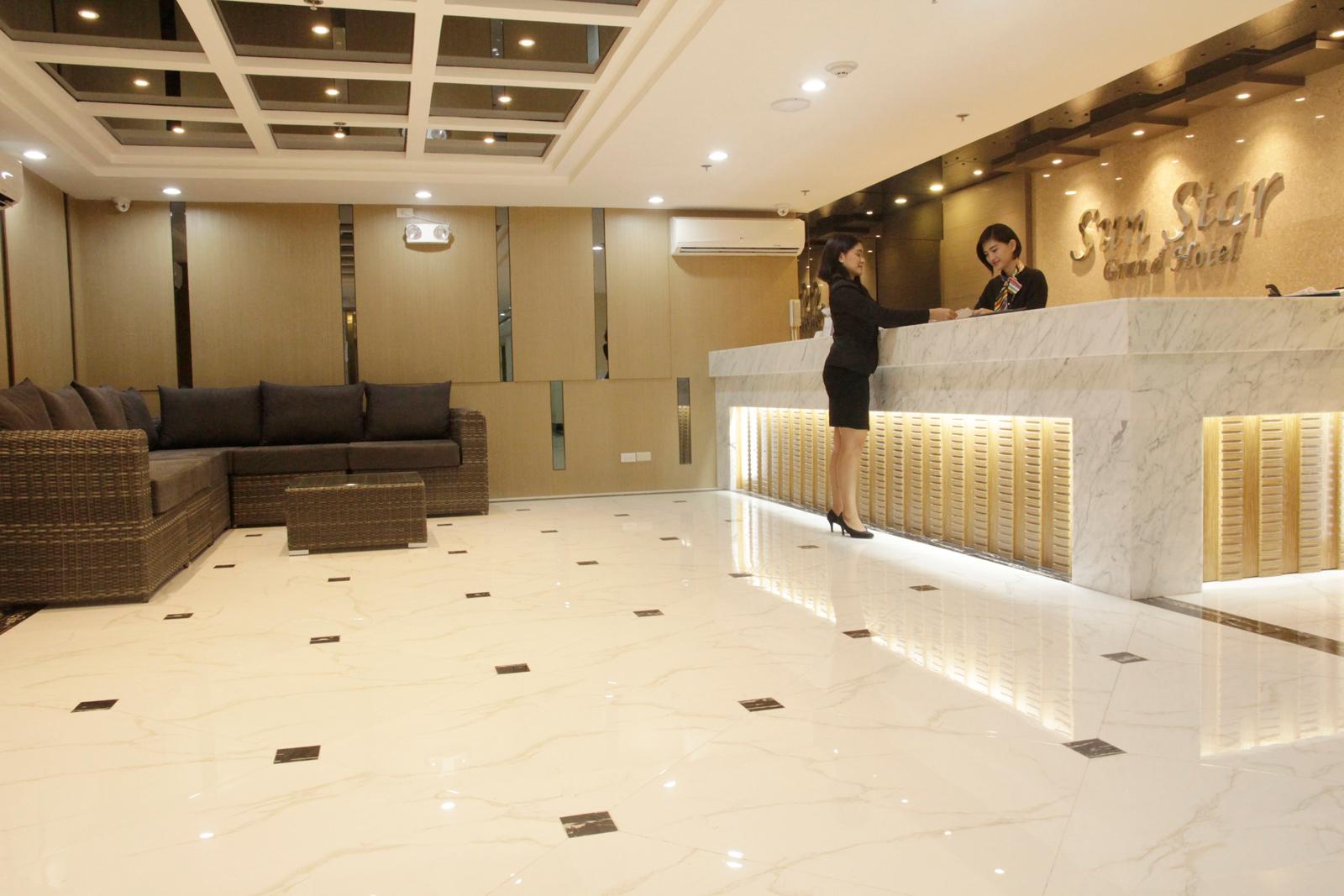 Vista Lobby Sun Star Grand Hotel