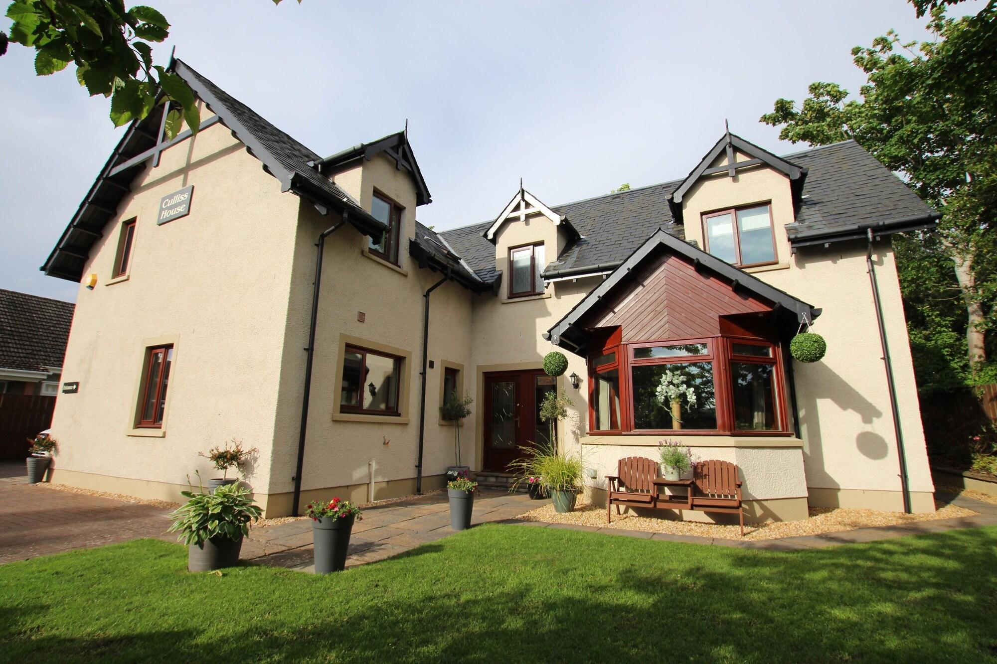 Varios Culliss House