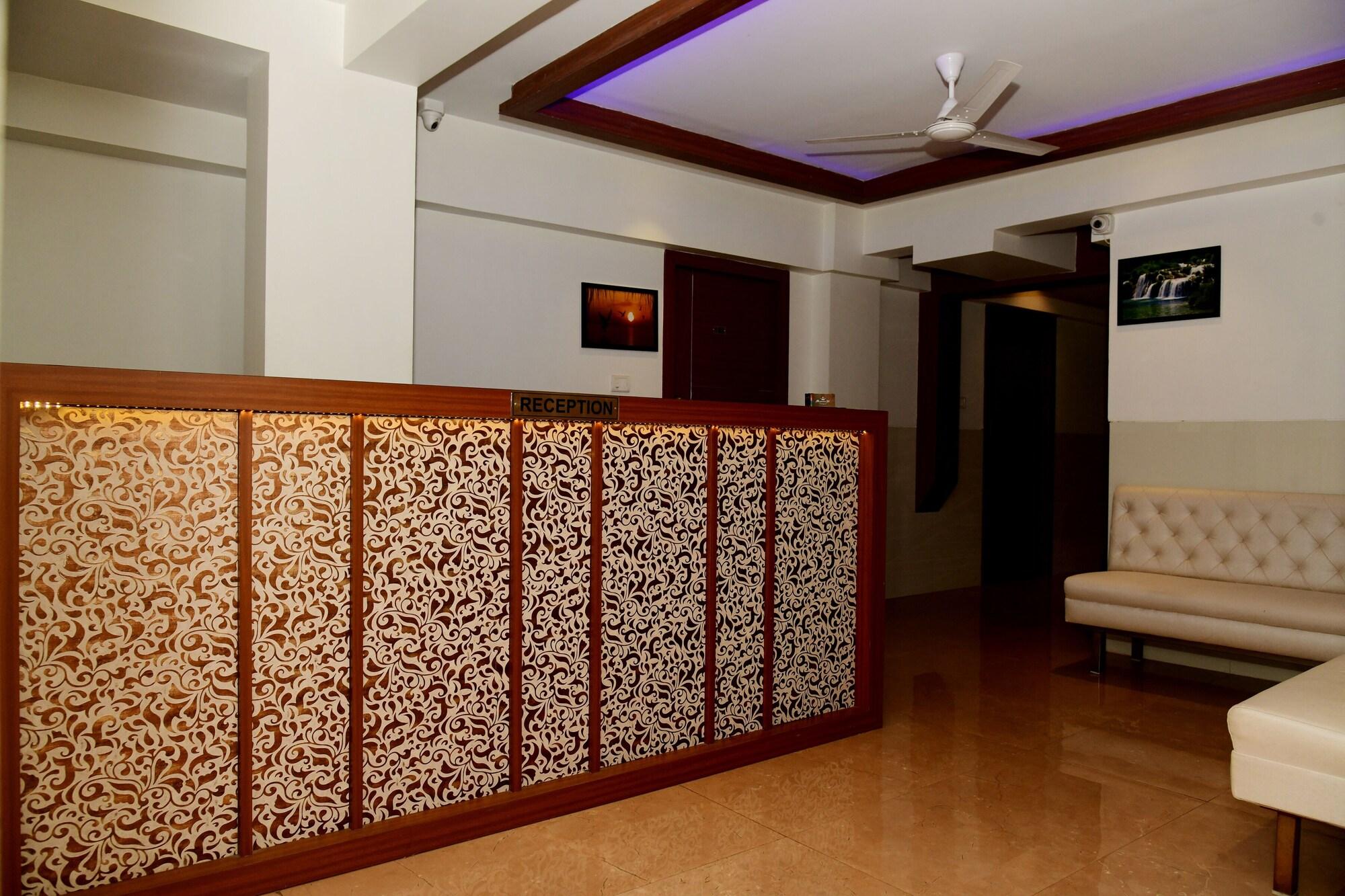 Vista Lobby Hotel Monarch Center Point near Dahanu Beach, Bordi