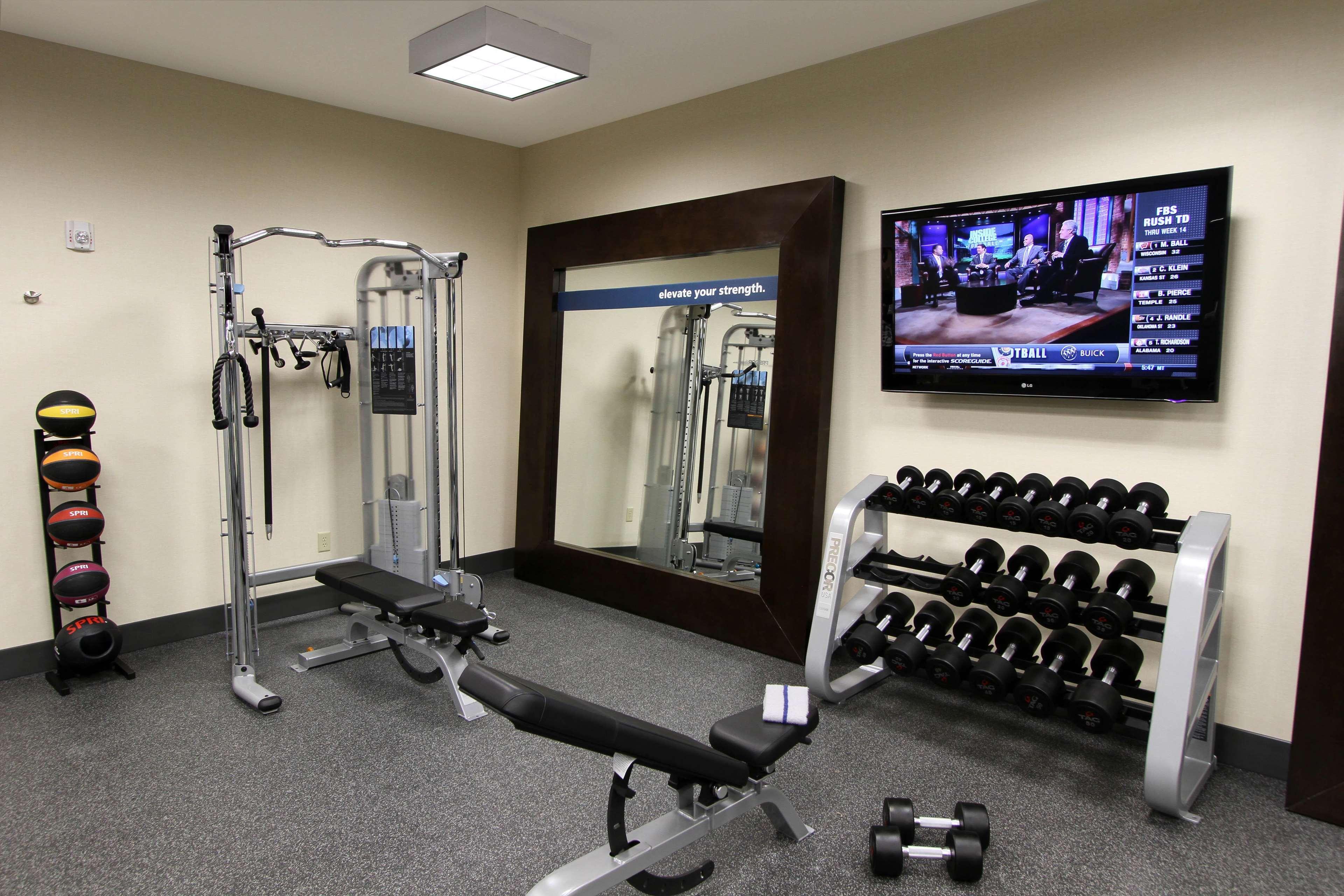 Gimnasio Hampton Inn & Suites Winnie