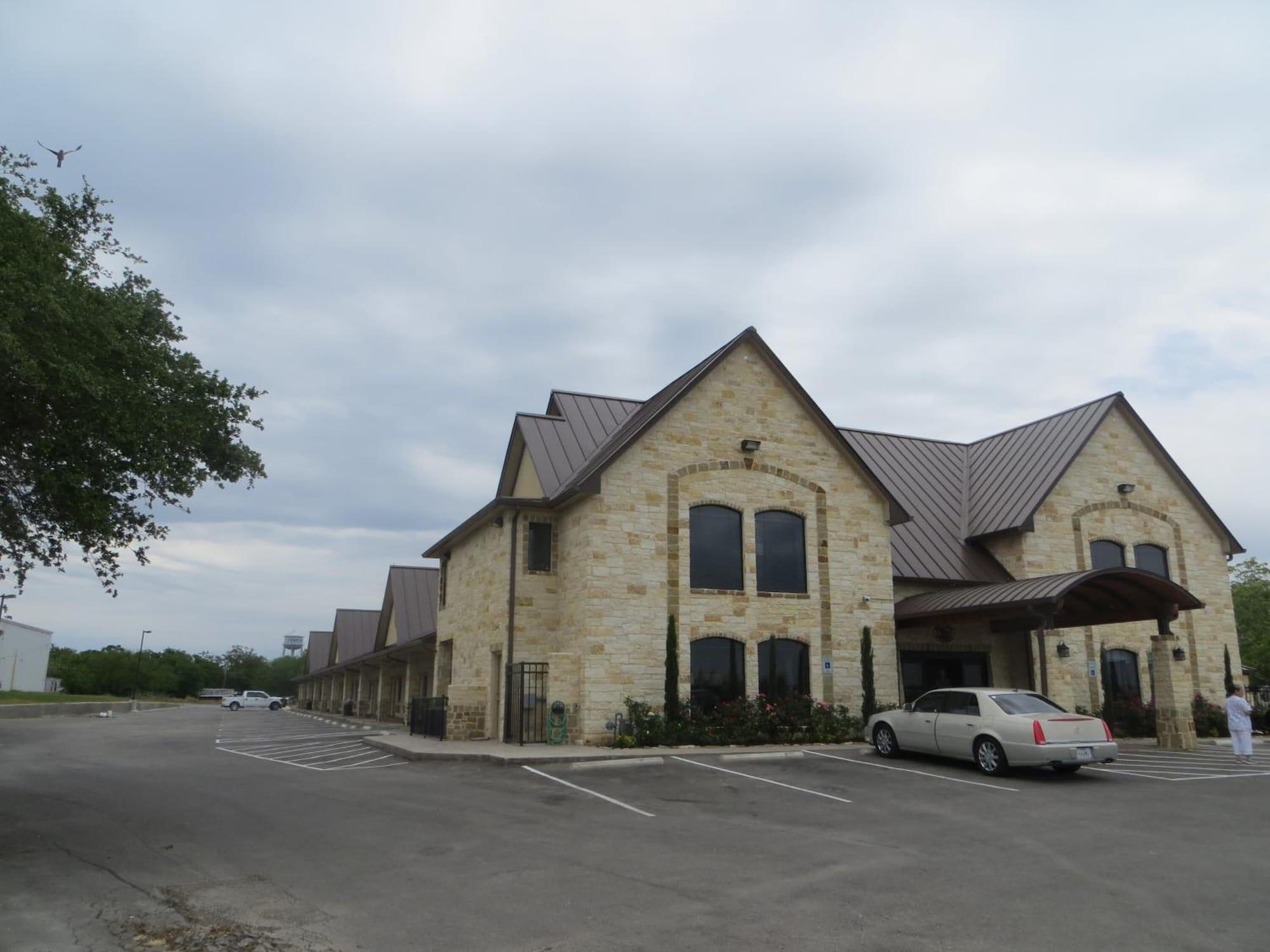 Vista Exterior Black Gold Inn