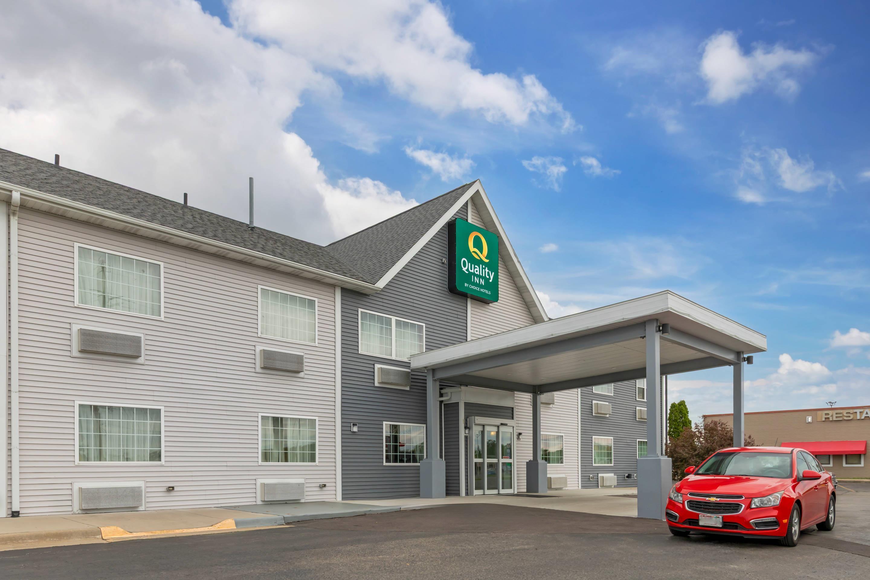 Vista Exterior Quality Inn Mauston I-90