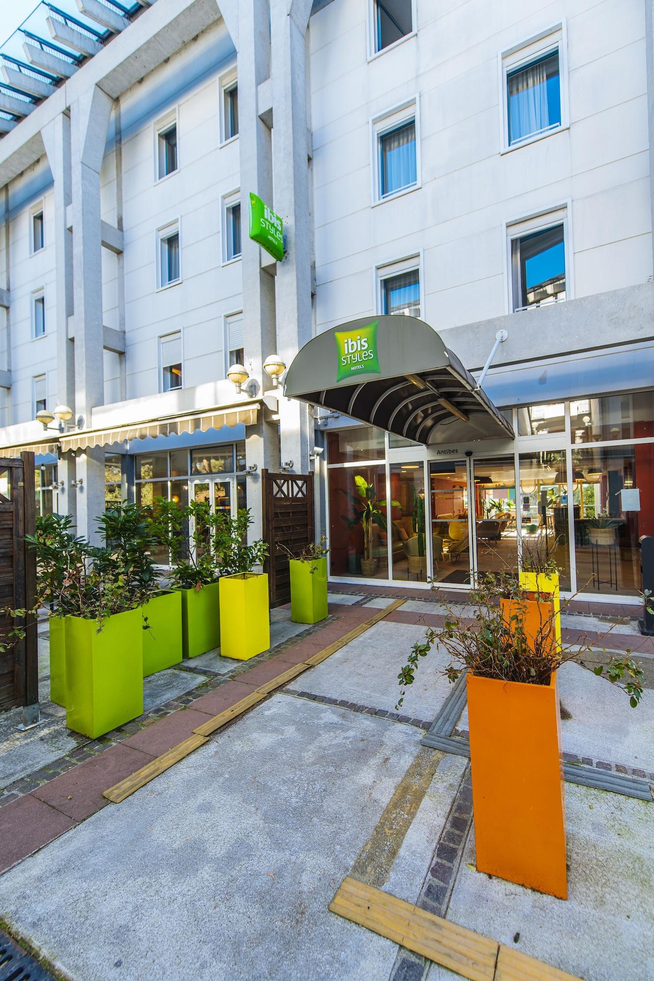 Vista Exterior ibis Styles Antibes