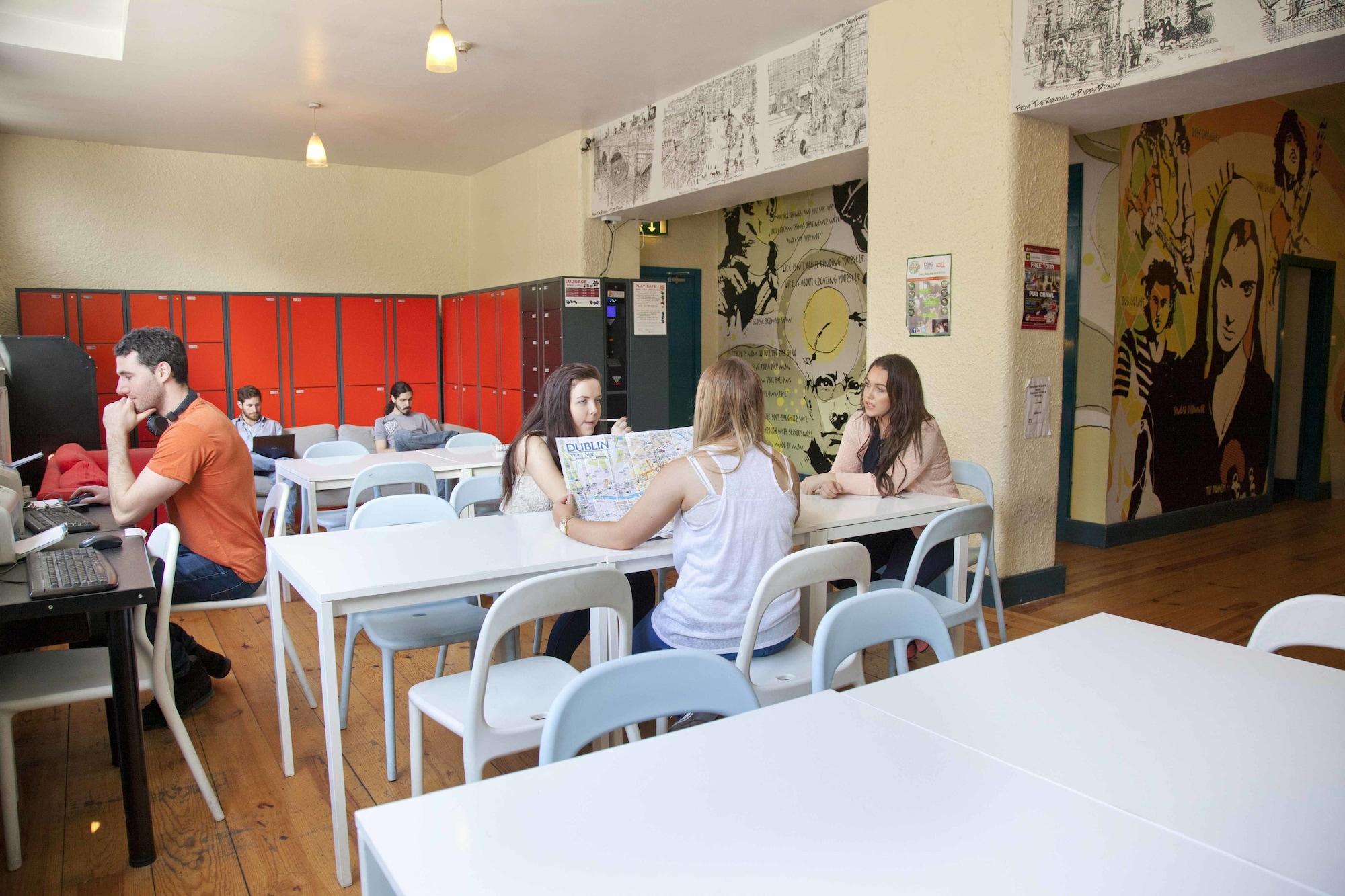 Varios Ashfield Hostel