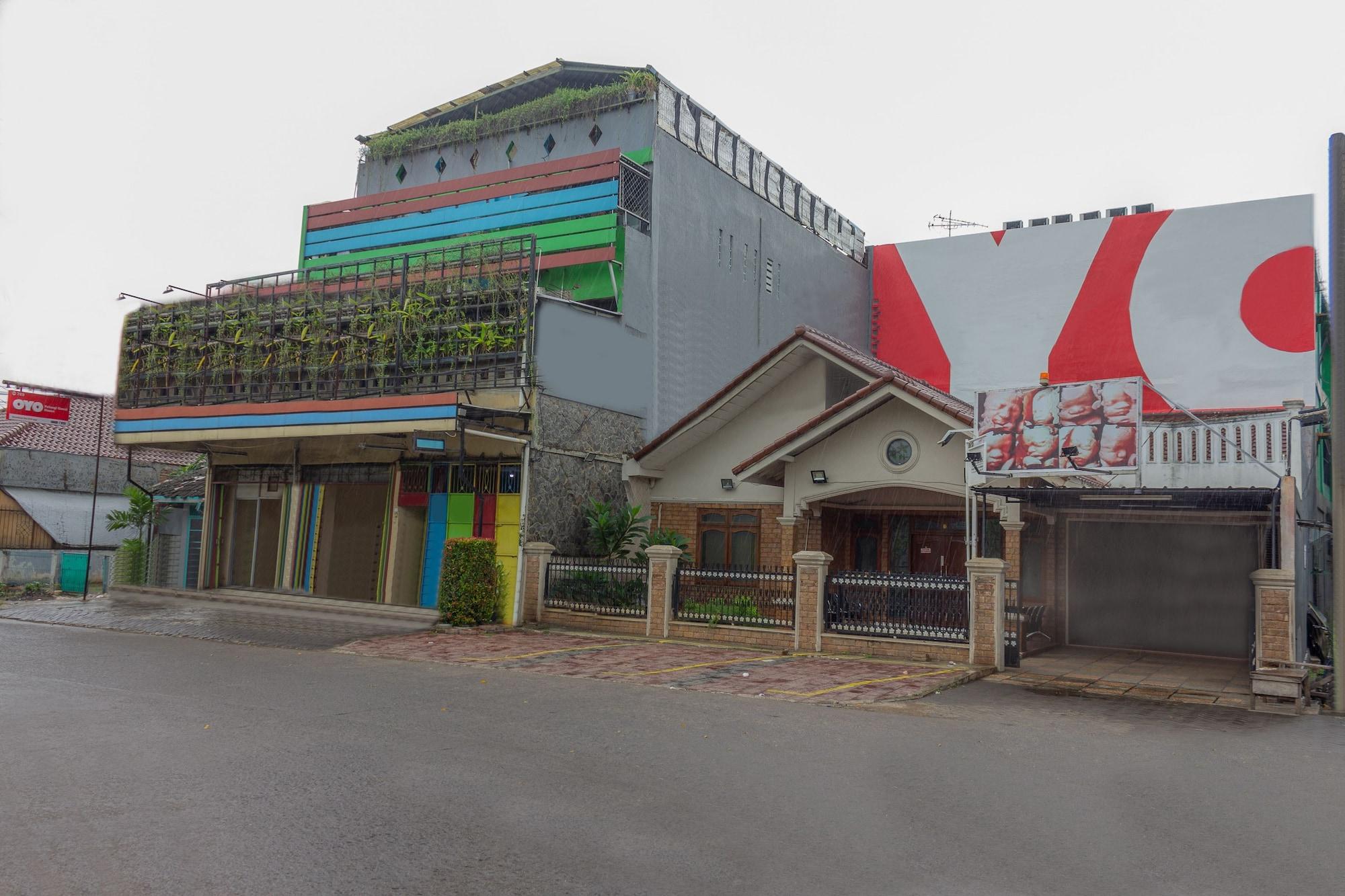 Vista Exterior OYO 789 Pelangi Guest House