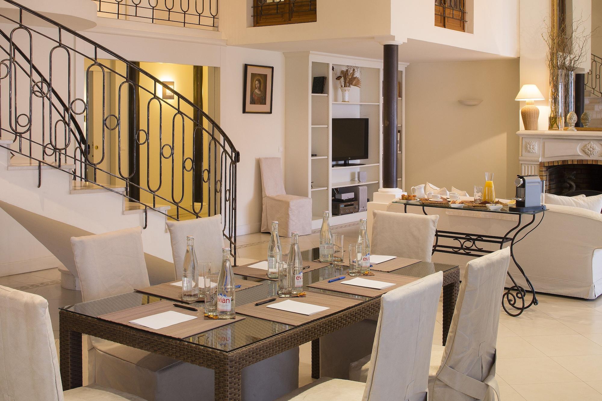 Sala de Reuniones Villa d'Estelle Cannes
