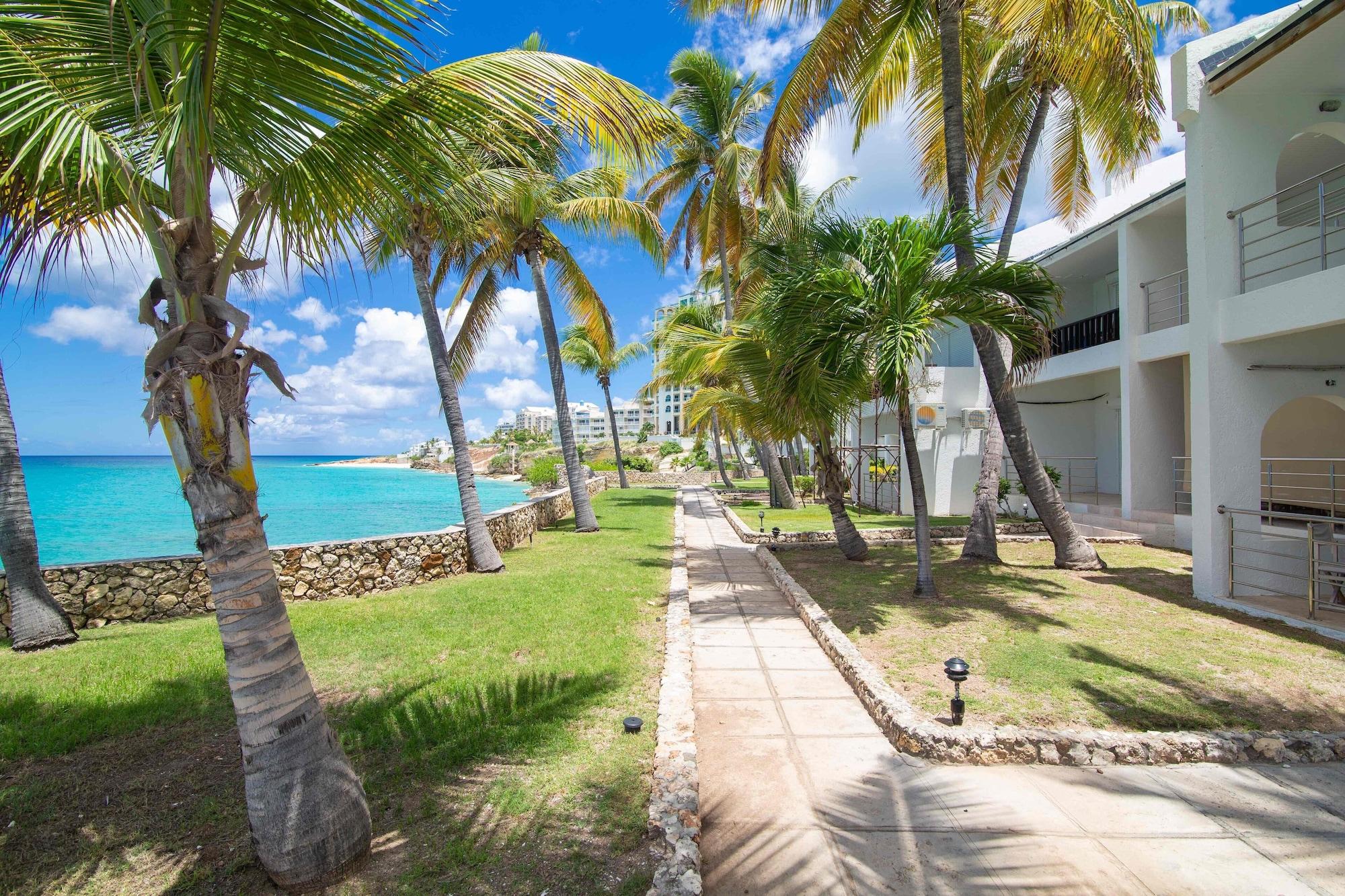 Vista Exterior Cupecoy Beach Club