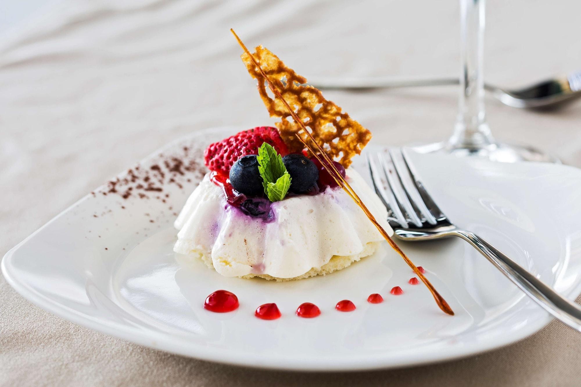 Restaurant Park Inn by Radisson Hotel & Residence Duqm