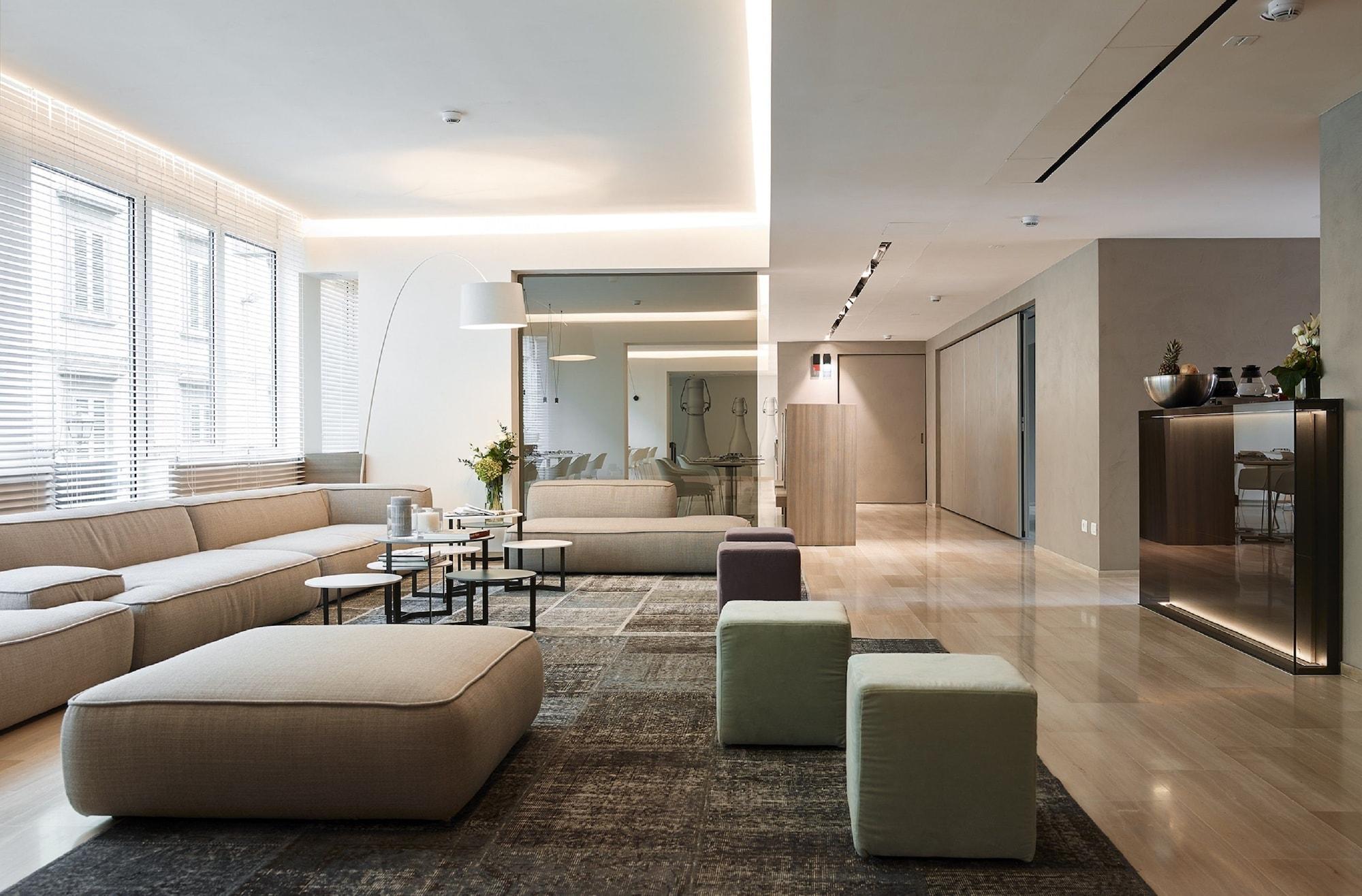 Vista Lobby Glance Hotel In Florence