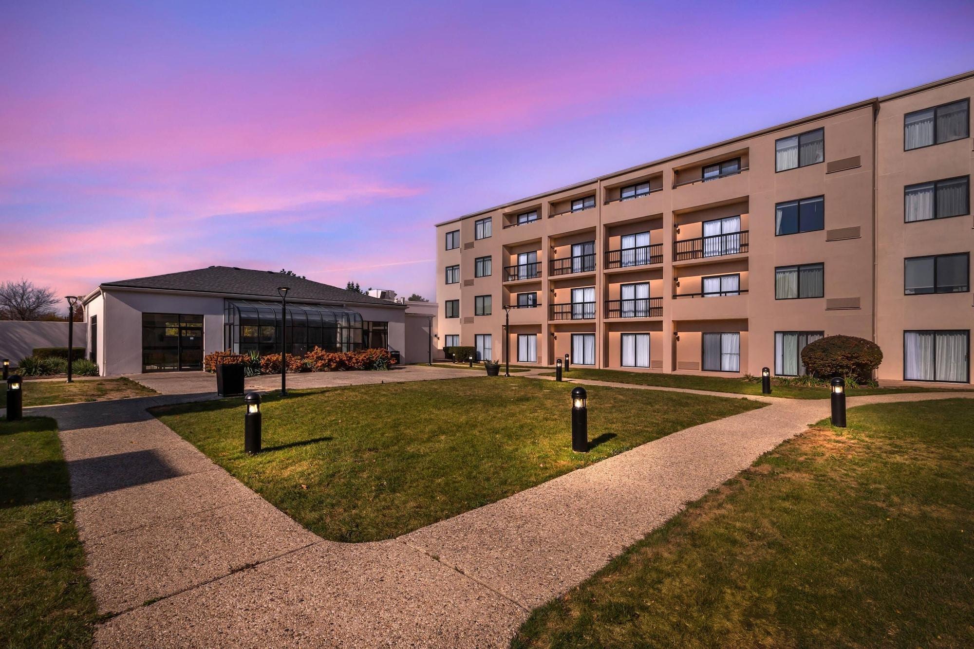 Vista Exterior Comfort Inn & Suites Arlington Heights - Buffalo Grove