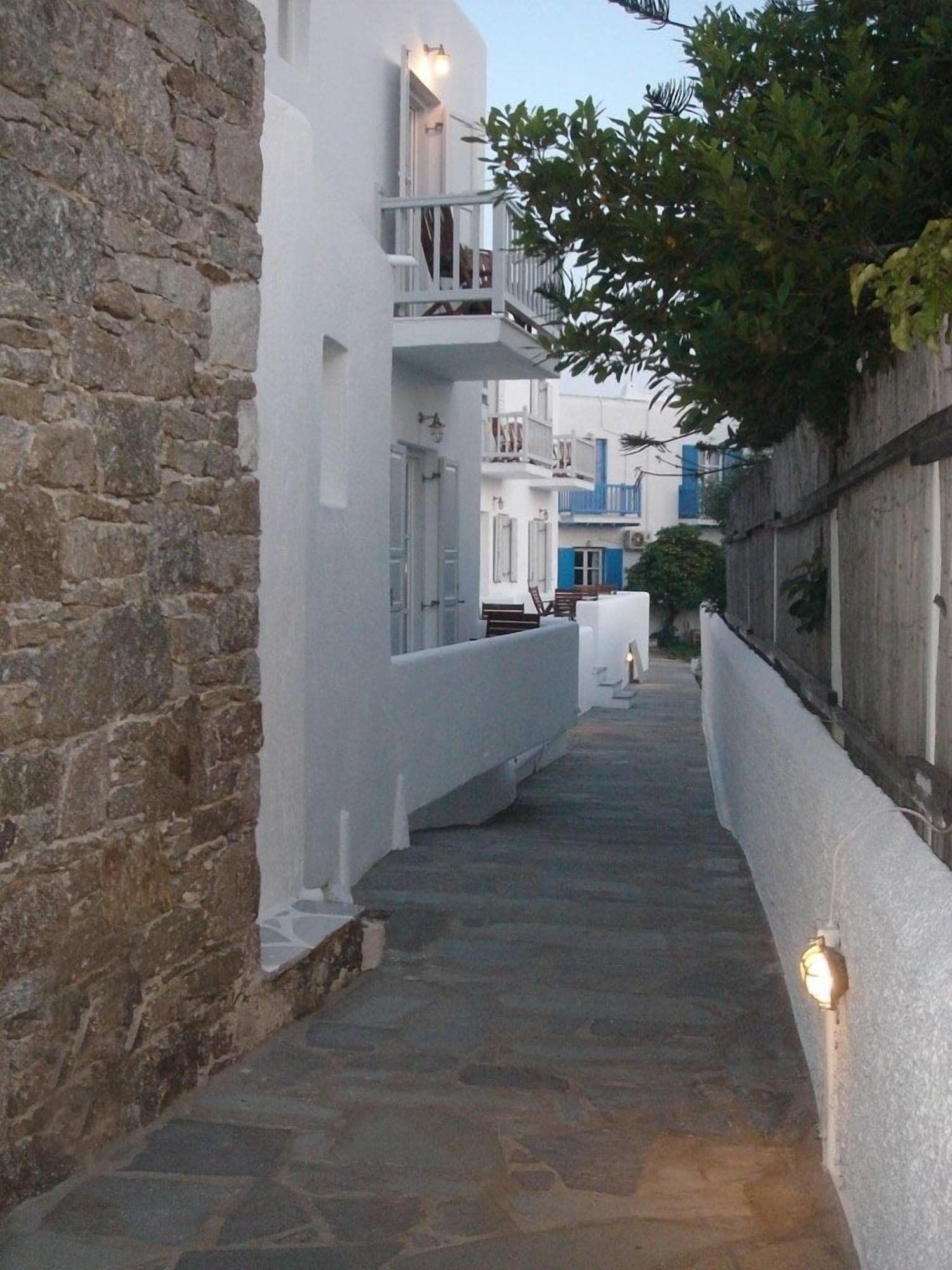Vista Exterior Mykonos Chora Apartments