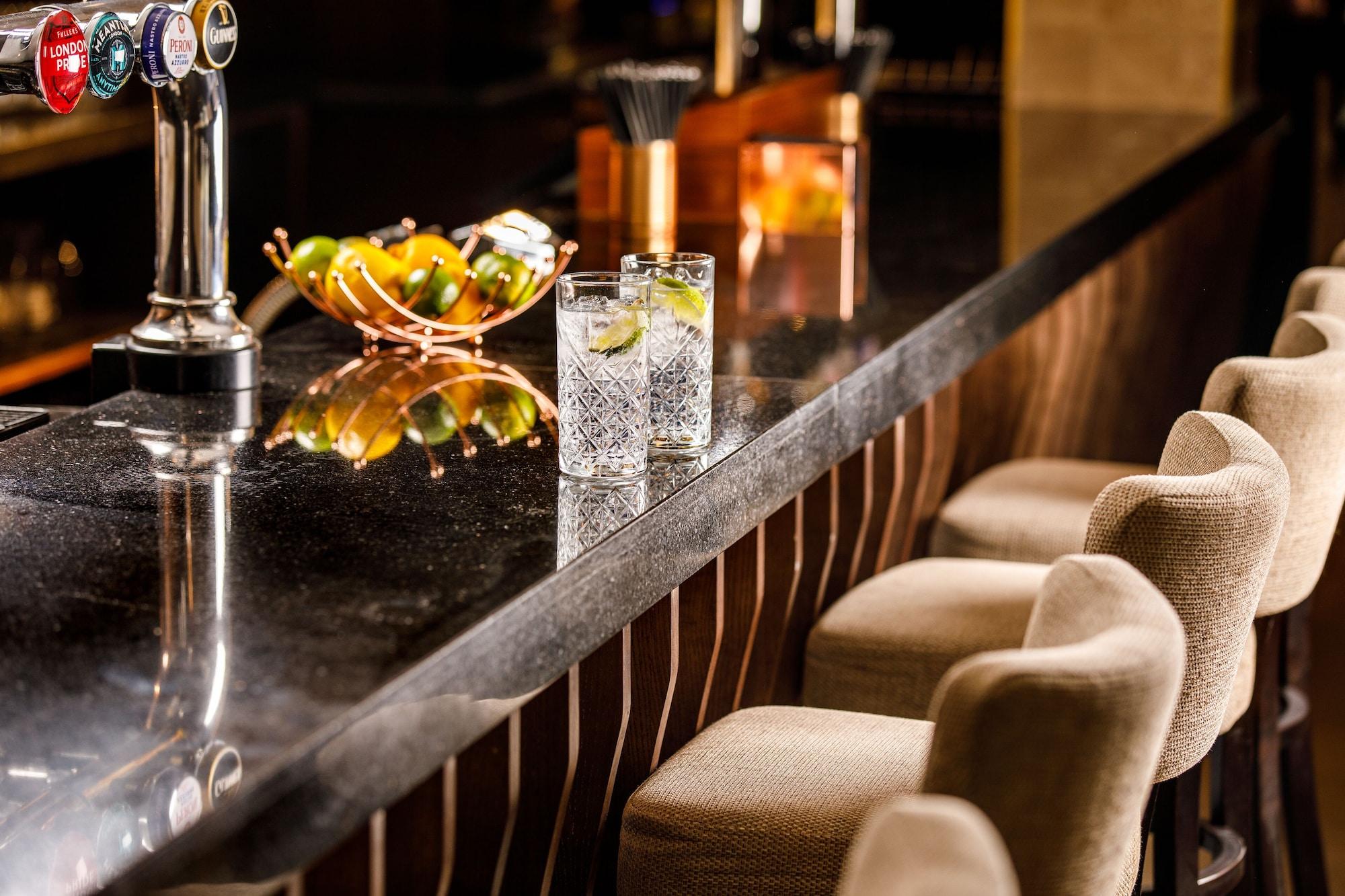 Bar/Salón Delta Hotels by Marriott Warwick