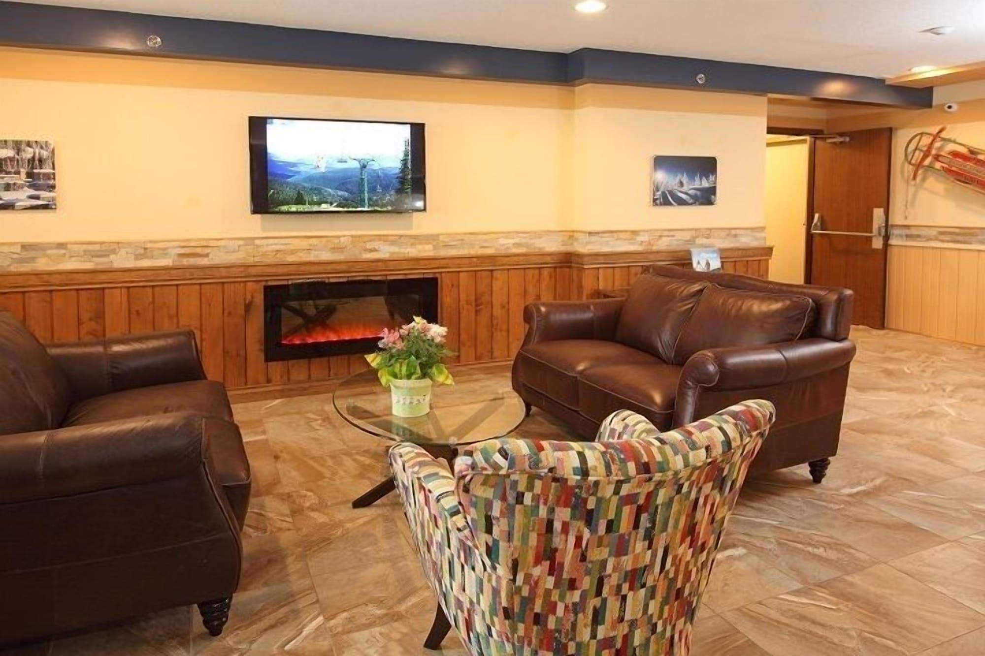 Vista Lobby Vance Creek Hotel & Conference Centre