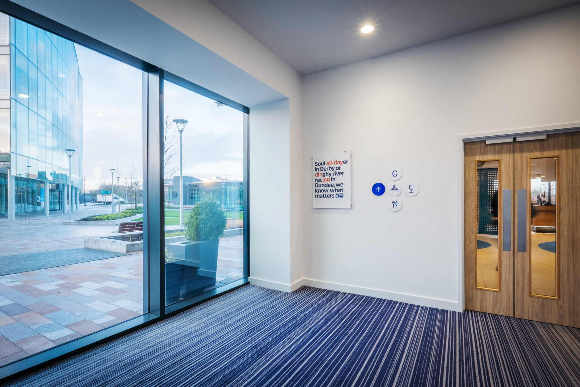 Vista Lobby Holiday Inn Express Stockport by IHG