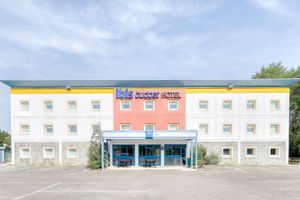 Alojamiento - ibis budget Versailles Trappes