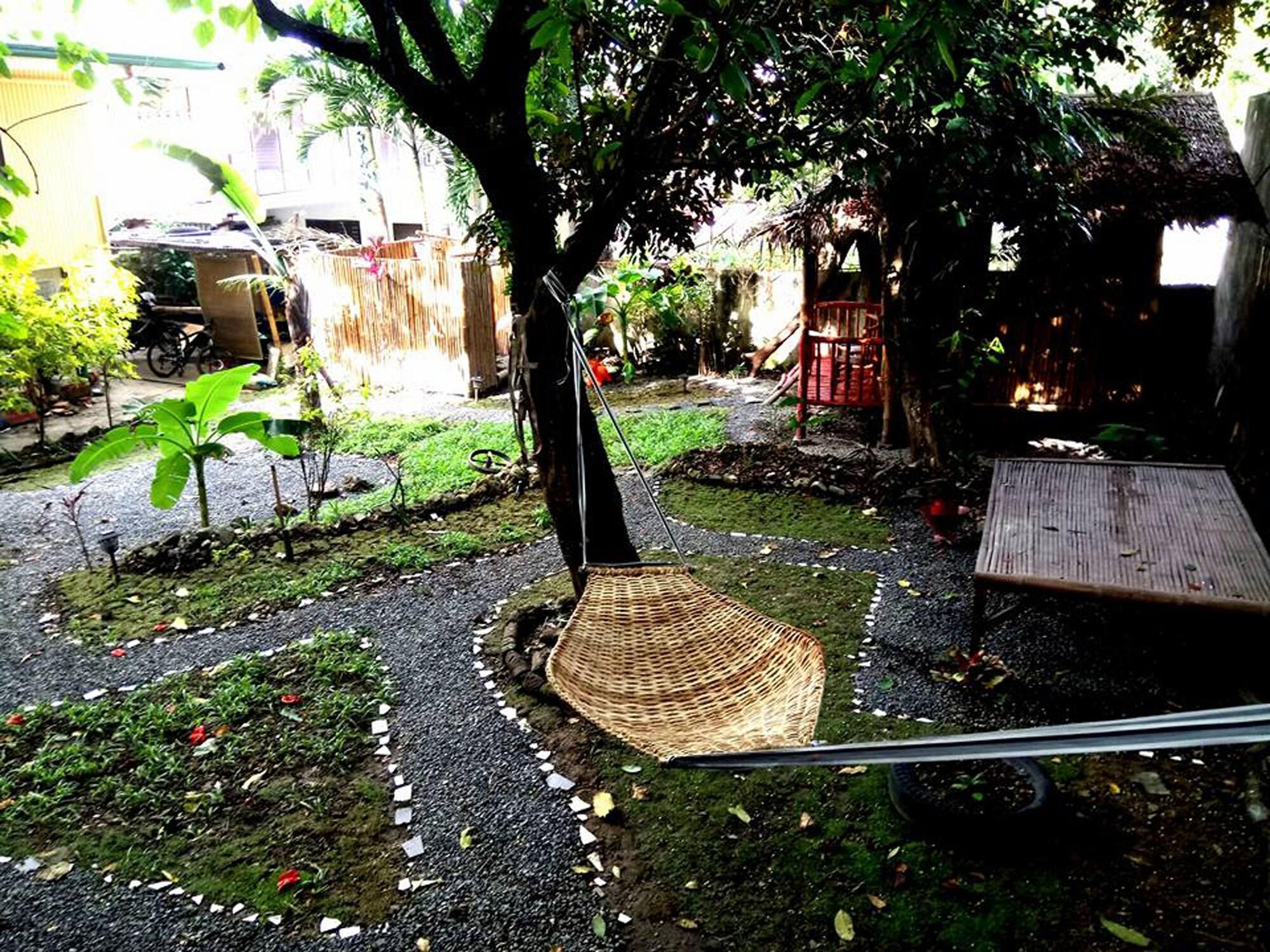 Vista Exterior BugoyBikers Hostel