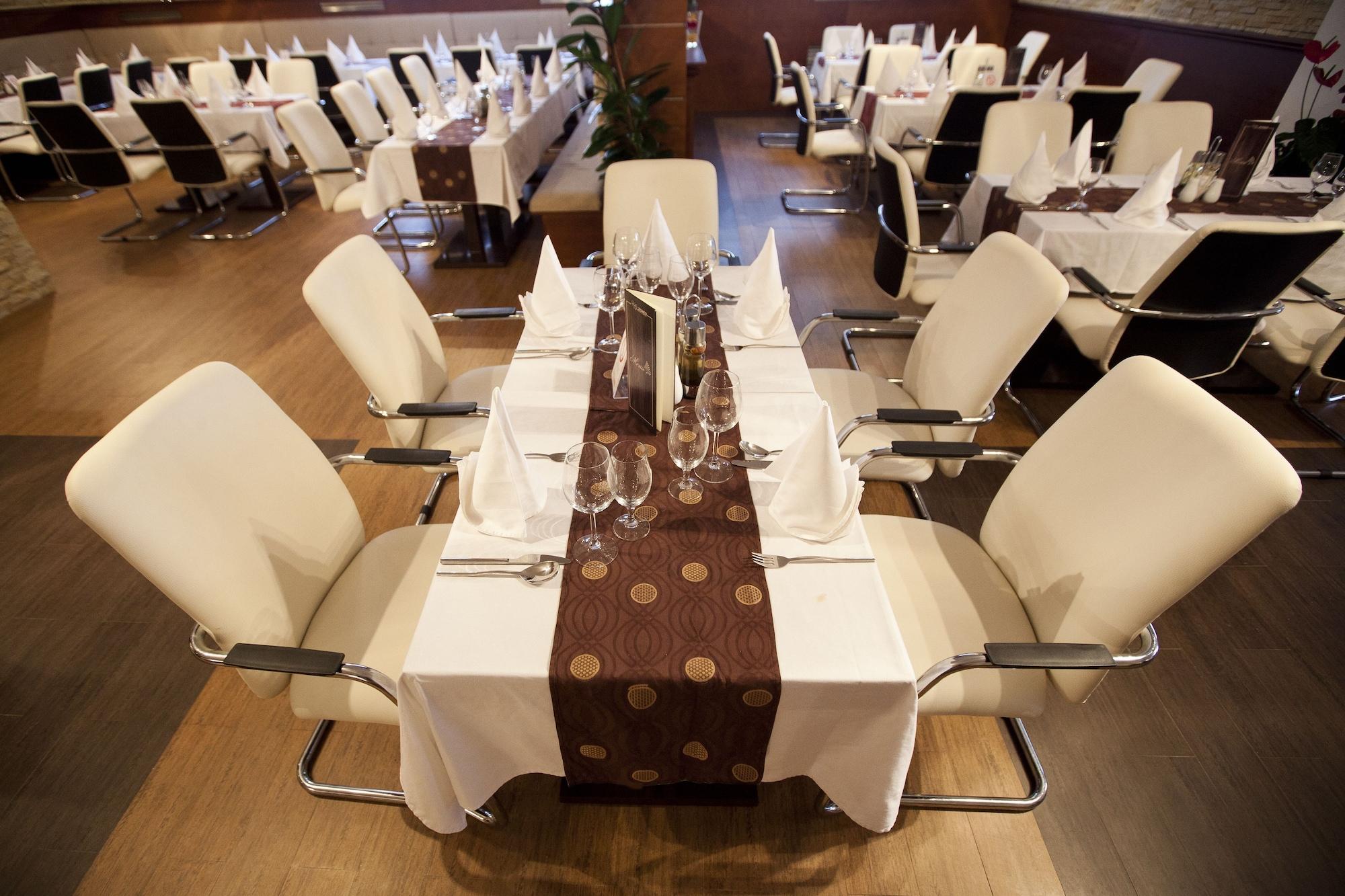 Restaurant Apart Hotel Zoned