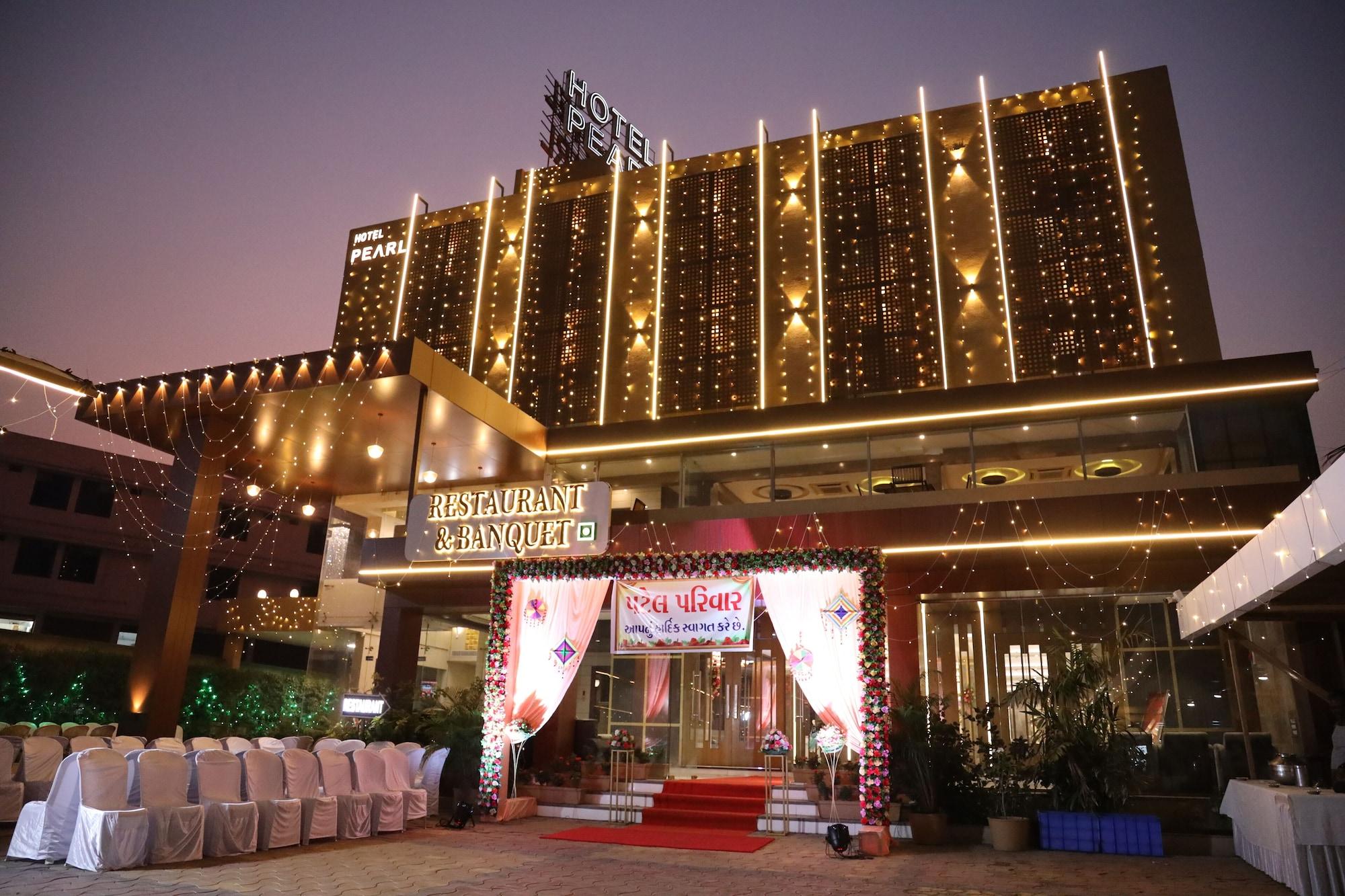 Vista Exterior Pearl Hotel & Banquets