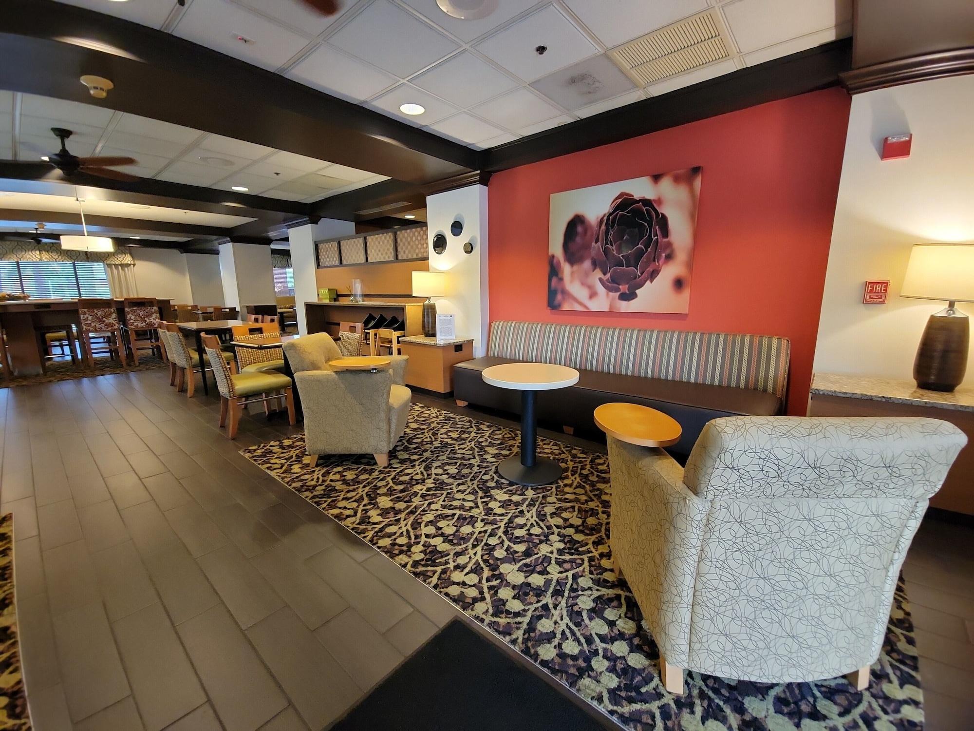 Vista Lobby Hampton Inn Pensacola-Airport (Cordova Mall Area)