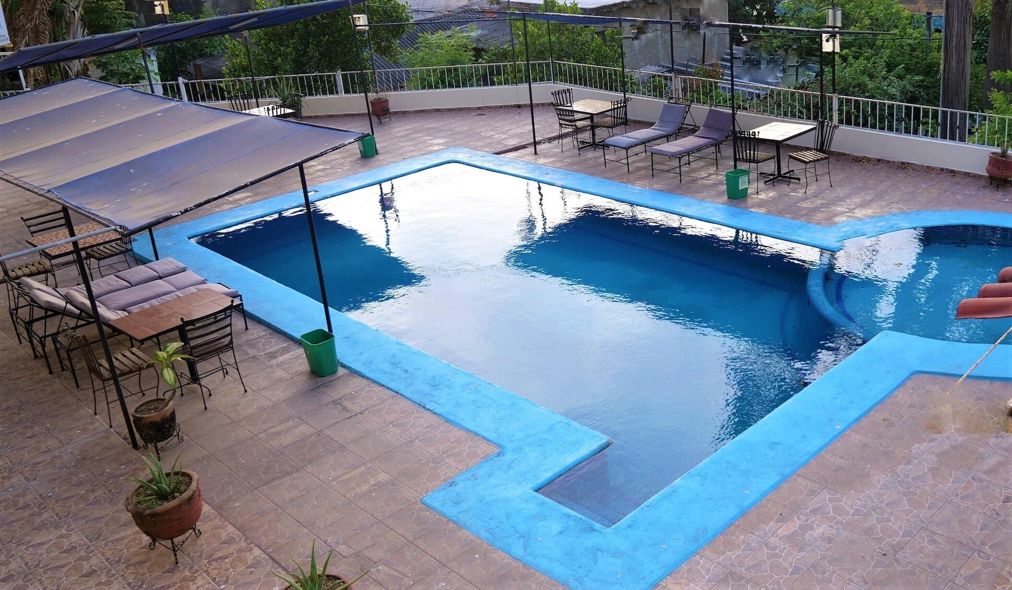 Vista Piscina Hotel Dubái de Miramar