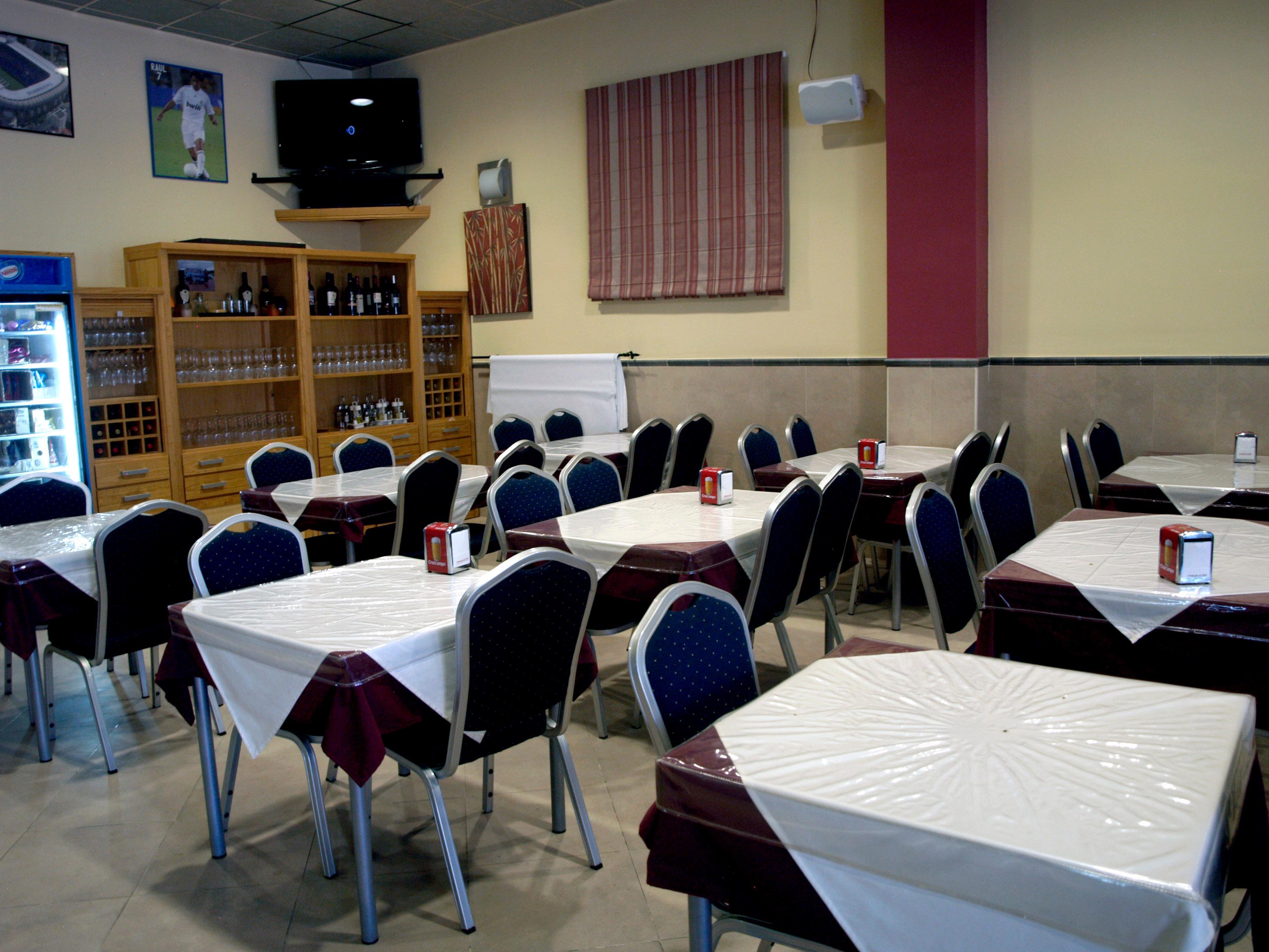 Bar/Salón Hostal La Molina