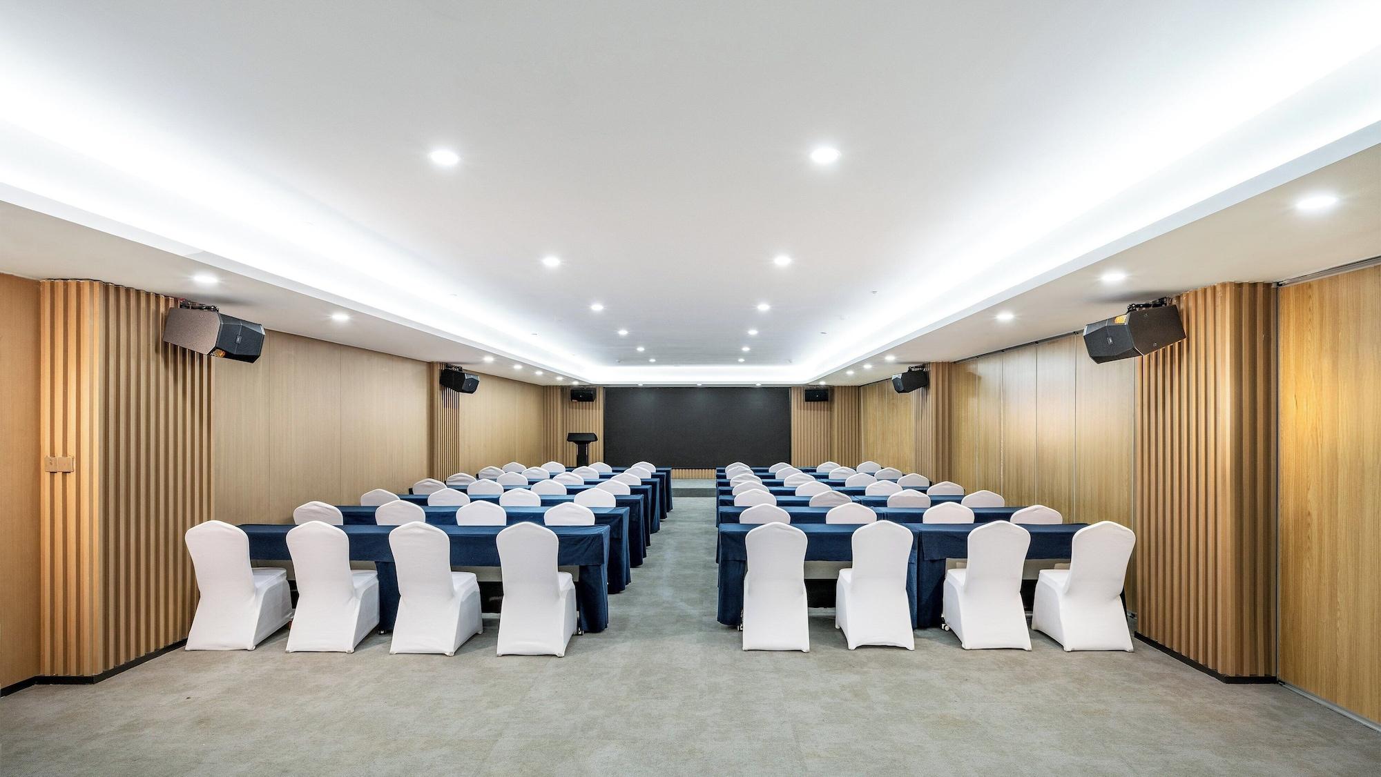 Sala de Reuniones Holiday Inn Express Guangzhou Baiyun Airport T2 by IHG