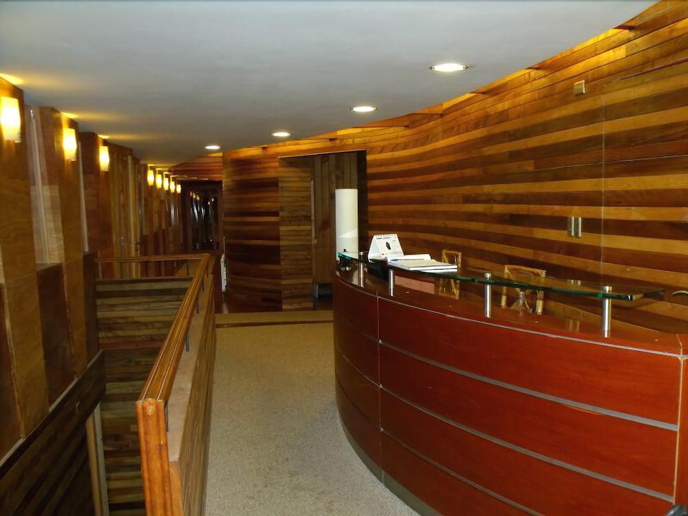 Vista Lobby Hosteria Entre Lagos