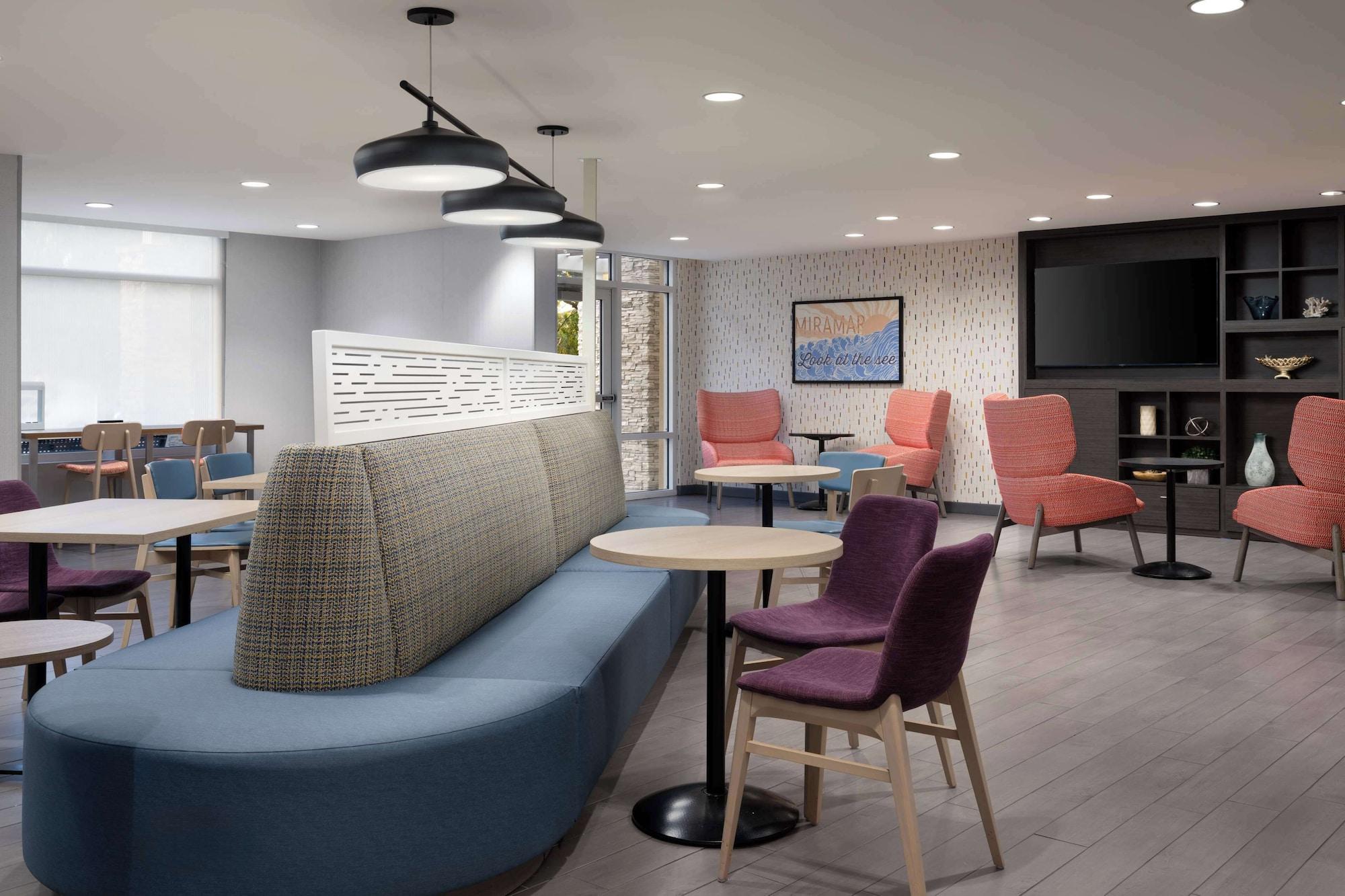Vista Lobby Home2 Suites by Hilton Miramar FT. Lauderdale