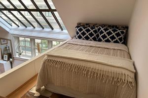 Alquiler Vacacional - Sunny top-floor 1-bedroom Atelier in enchanting Greenwich Village
