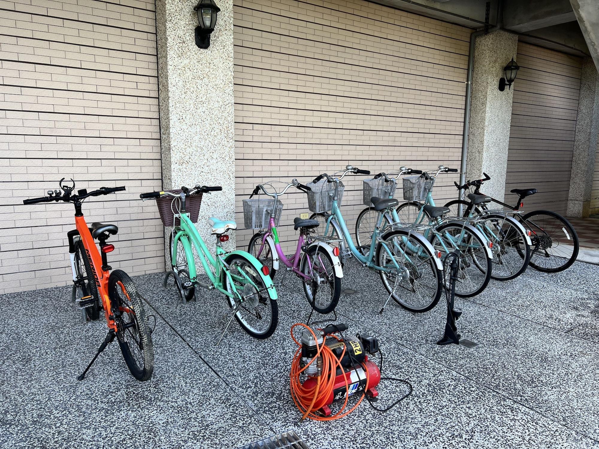 Varios England Motel