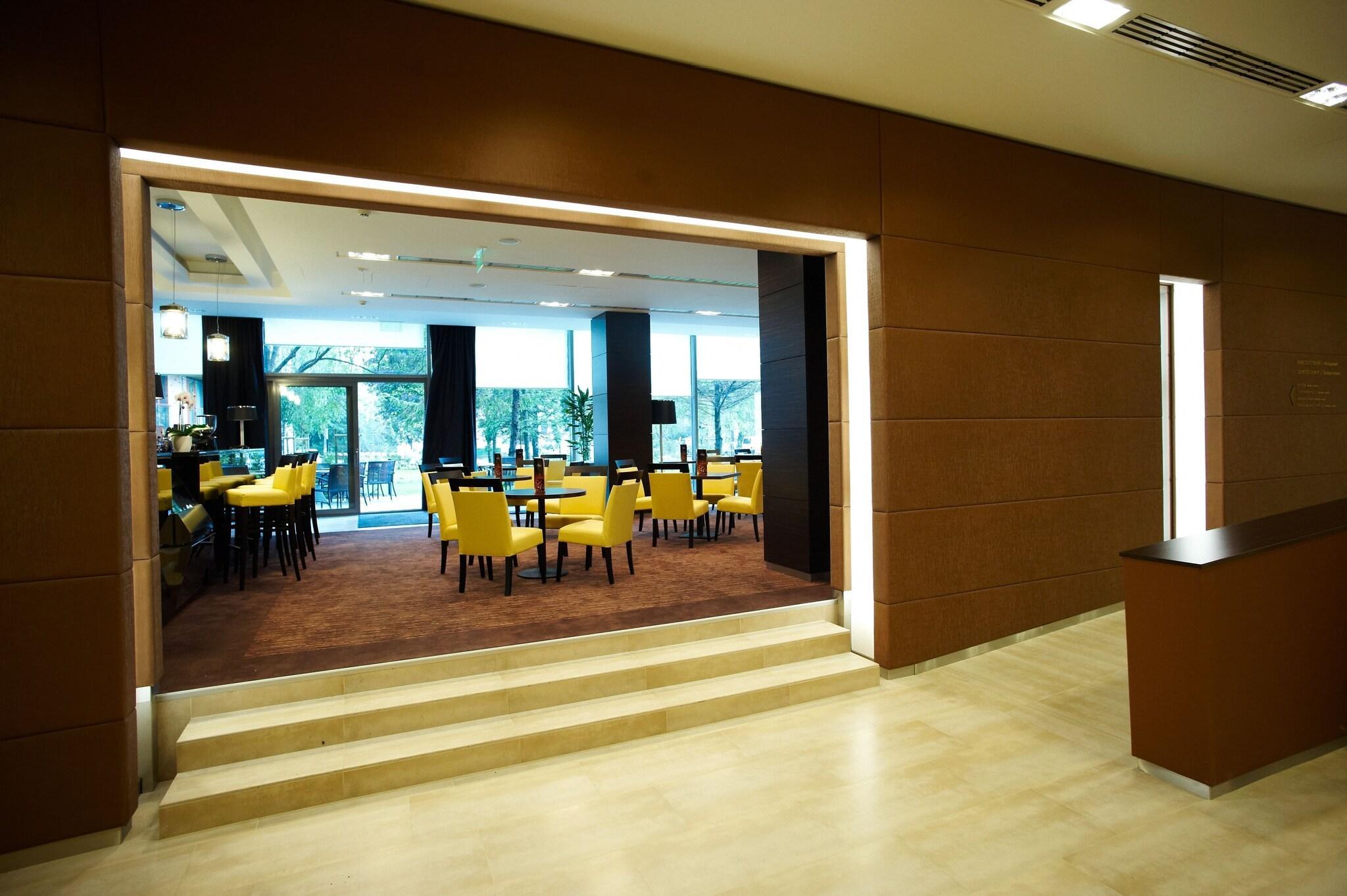 Bar/Salón Abacus Business & Wellness Hotel