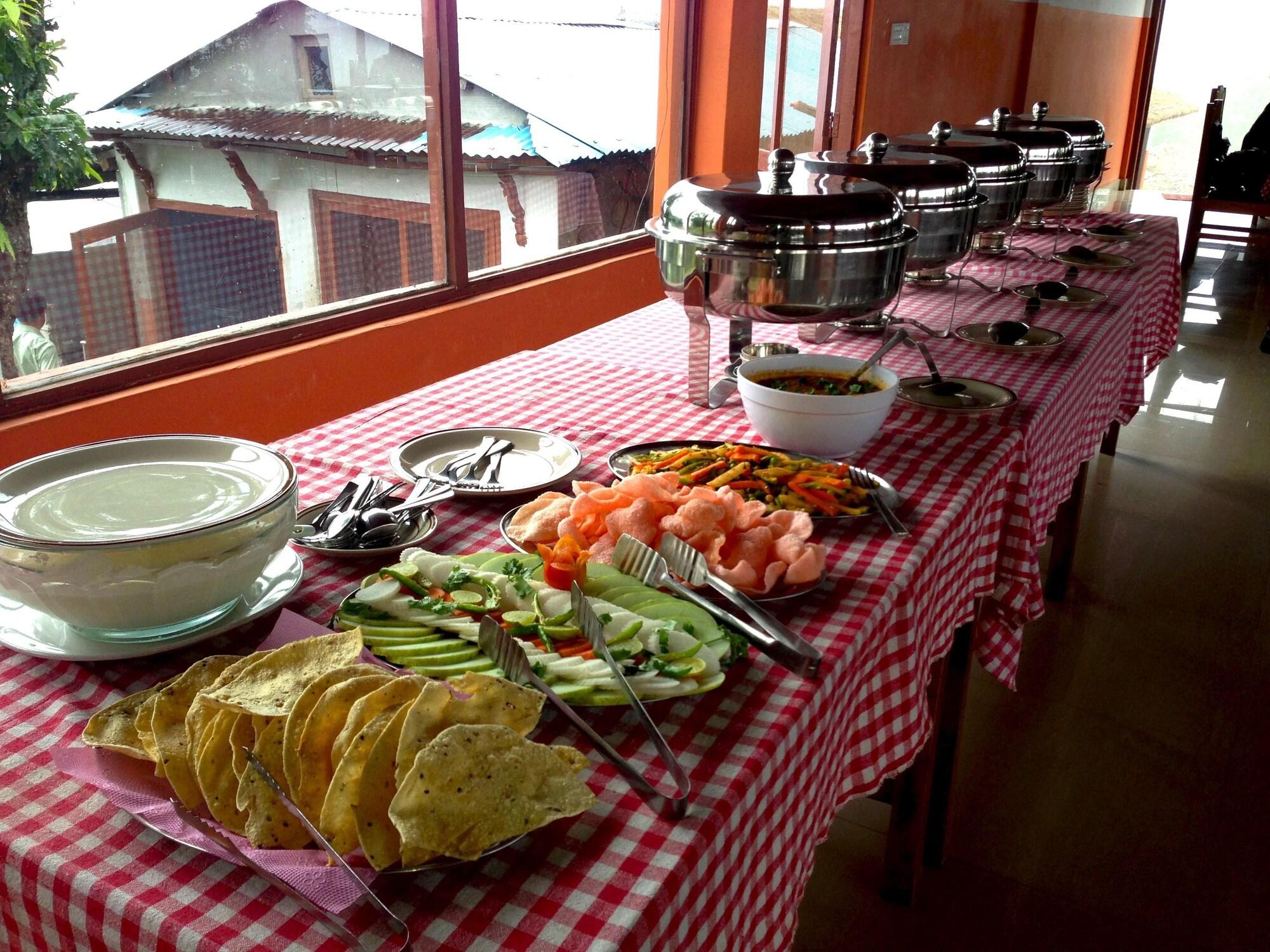 Restaurant Himalayan Deurali Resort
