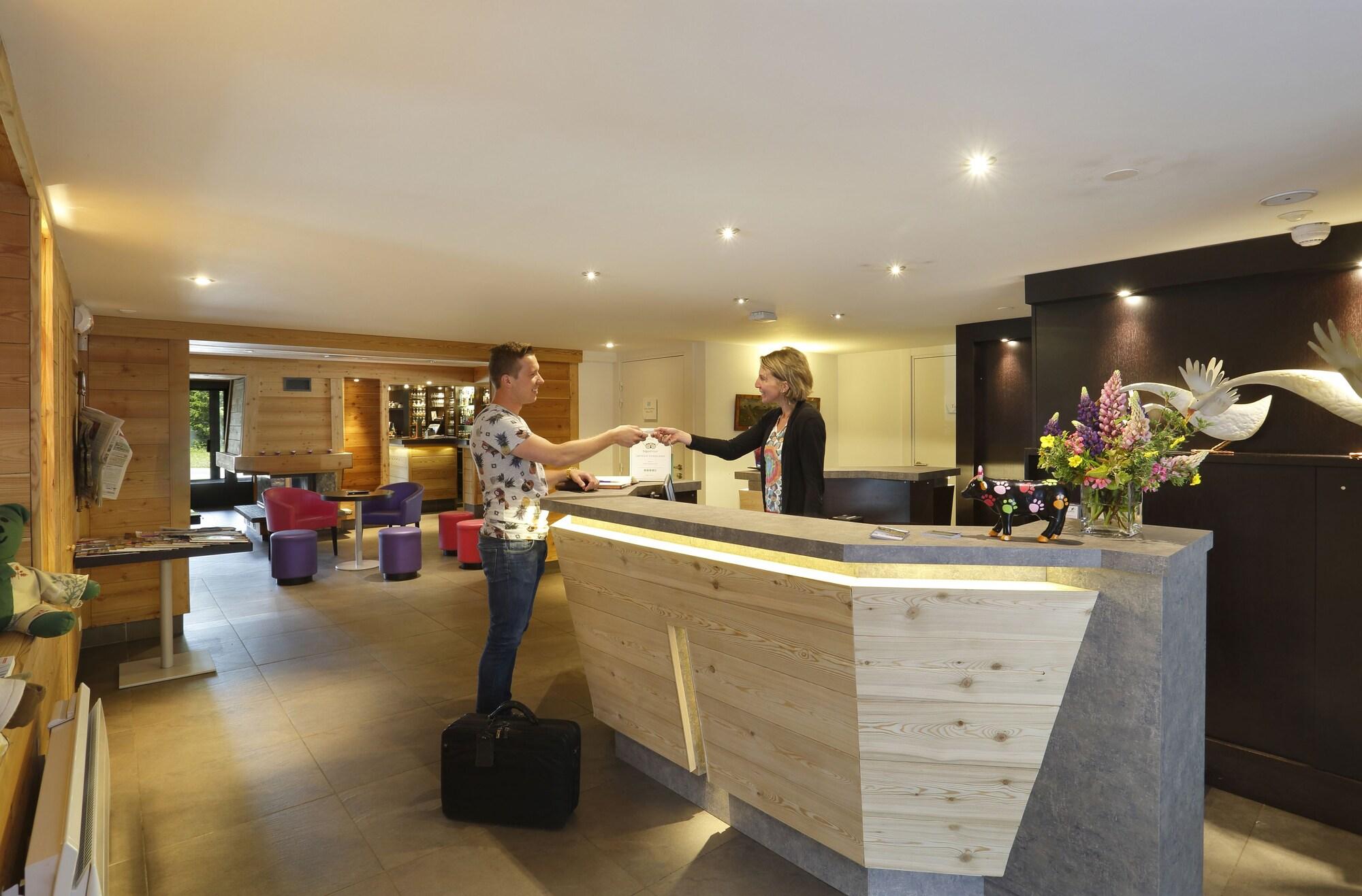 Vista Lobby LES ROCHES 1500