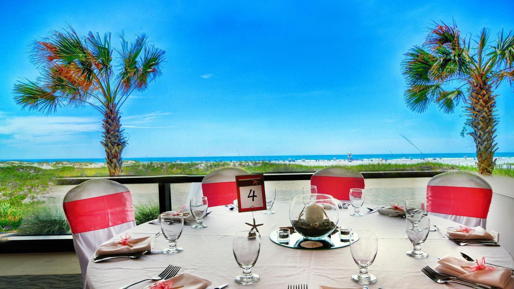 Restaurant Shell Island Resort - All Oceanfront Suites