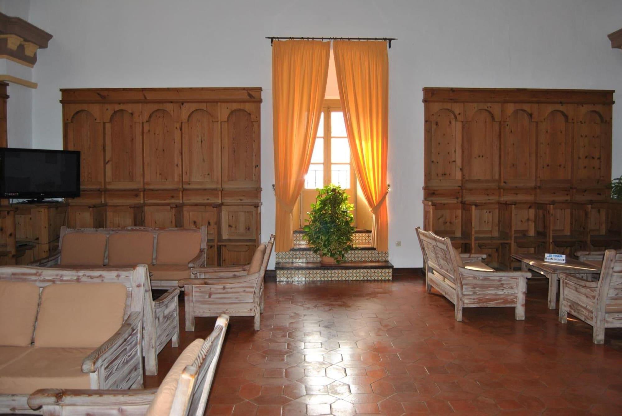 Equipamiento de Habitación TUGASA Convento San Francisco