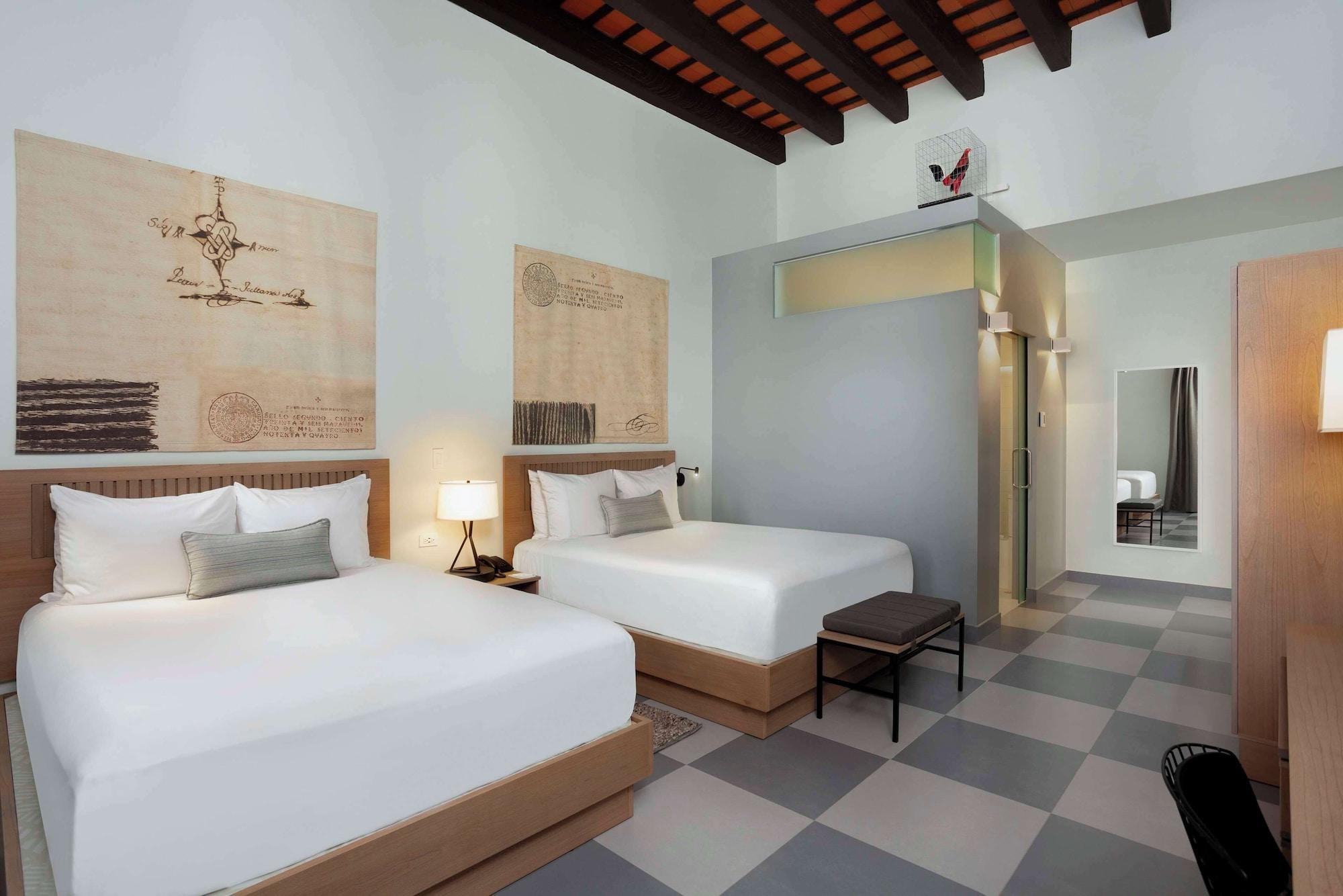 Habitación Palacio Provincial San Juan, Curio Collection by Hilton
