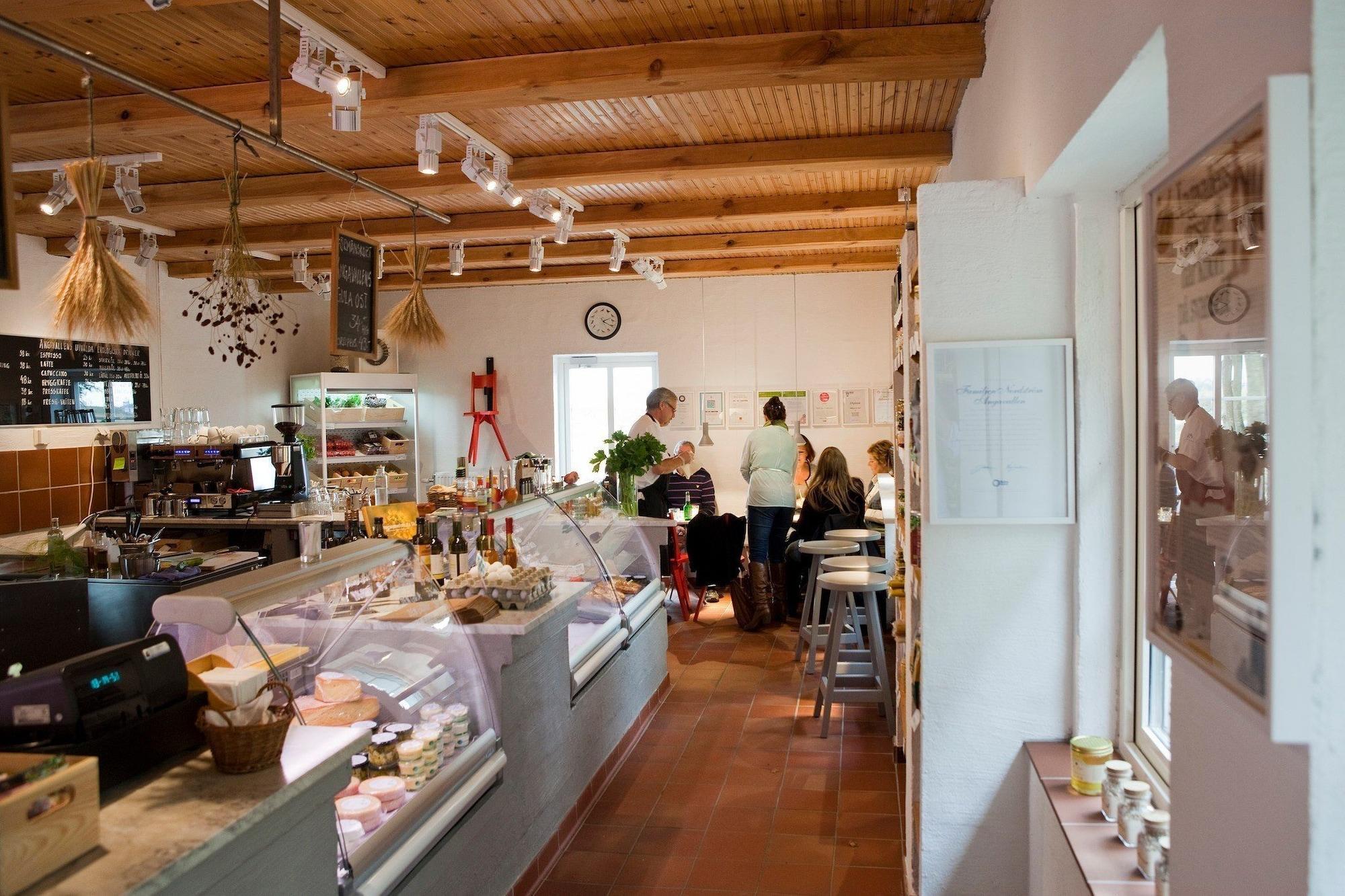 Bar/Salón Ängavallen