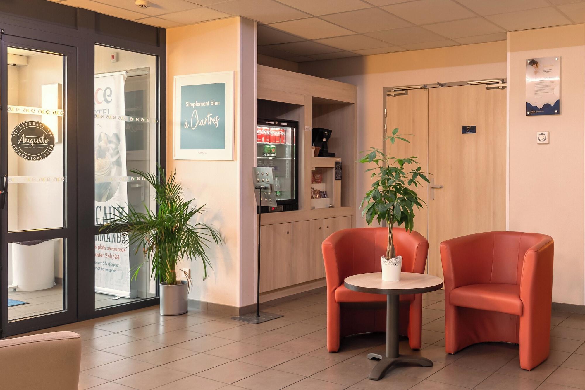 Vista Lobby ACE Hôtel Chartres